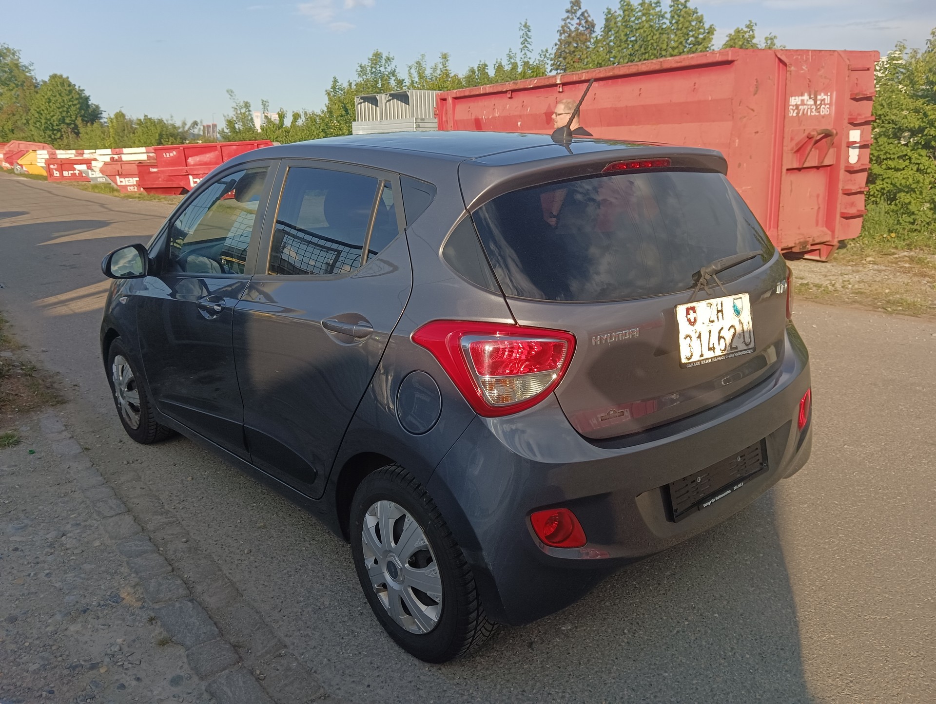 HYUNDAI i10 1.0 GO-image-2