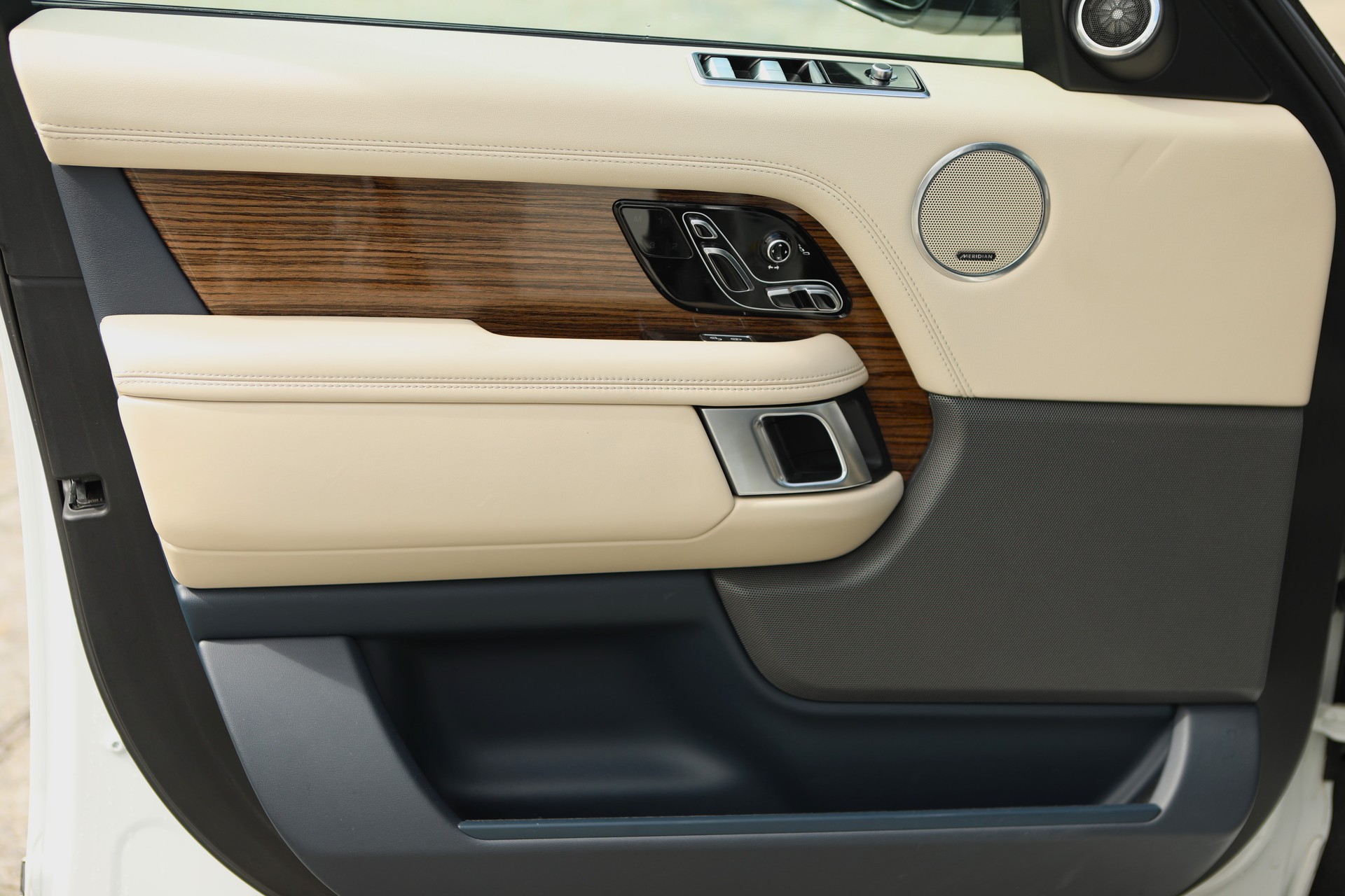 LAND ROVER Range Rover 2.0 Si4 P400e PHEV Vogue Automatic-image-5