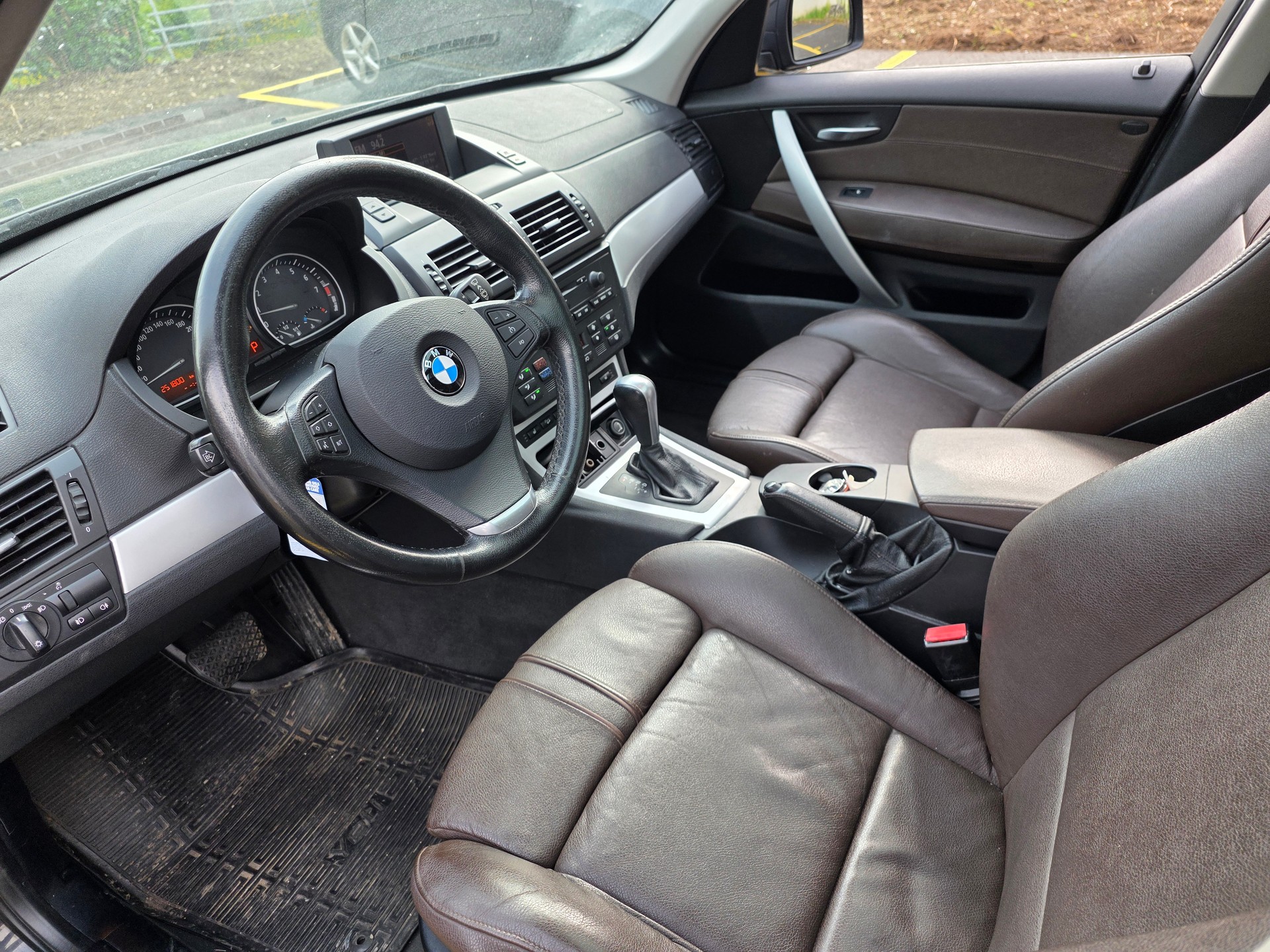 BMW X3-image-8