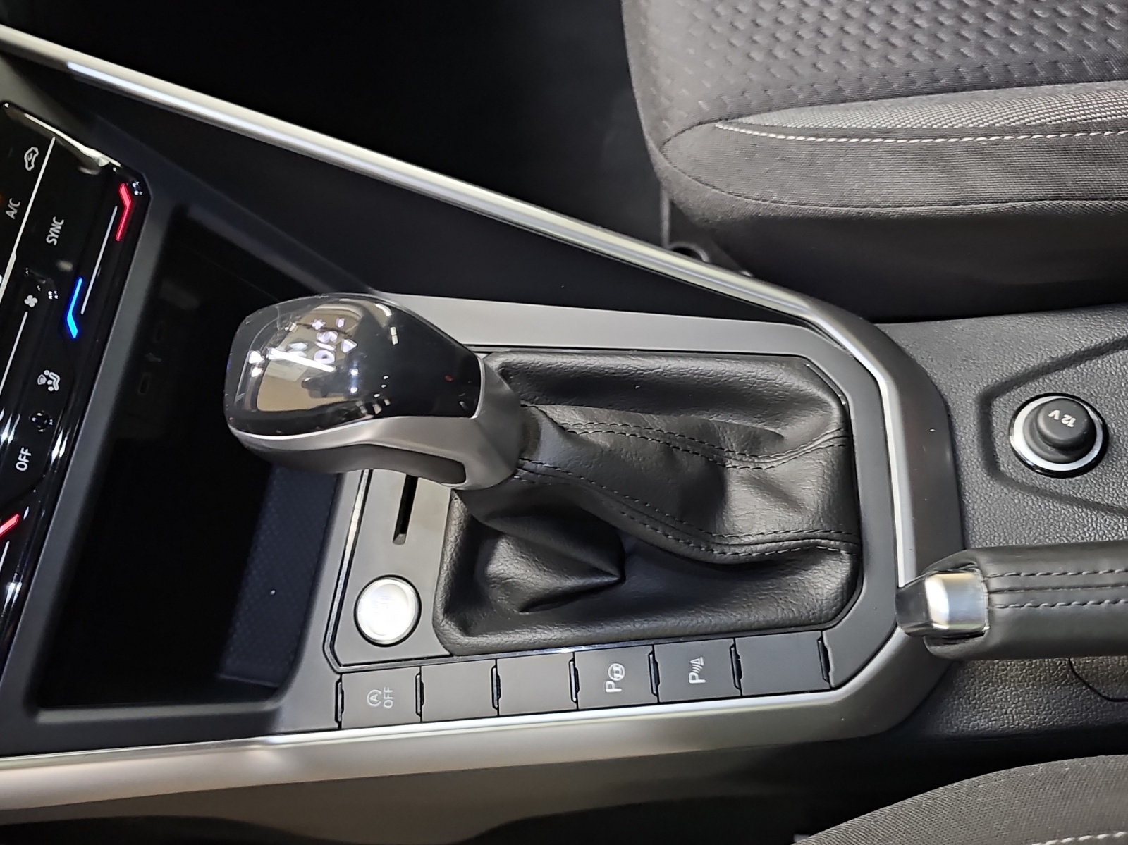VW Taigo 1.0 TSI Life DSG-image-15