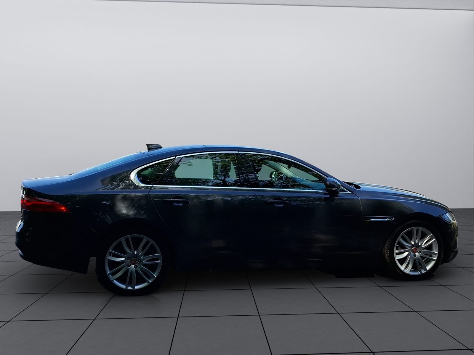 JAGUAR XF 20d Prestige AWD Automatic-image-7