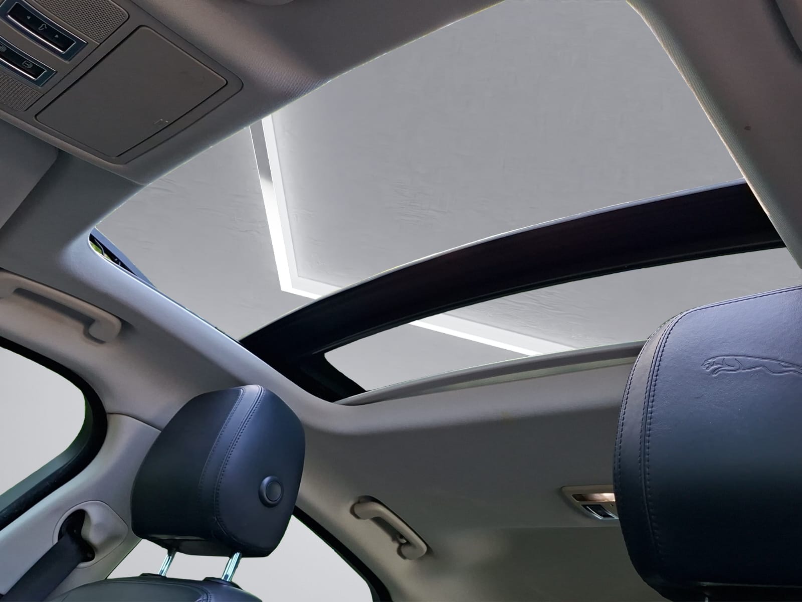 JAGUAR XF 20d Prestige AWD Automatic-image-10