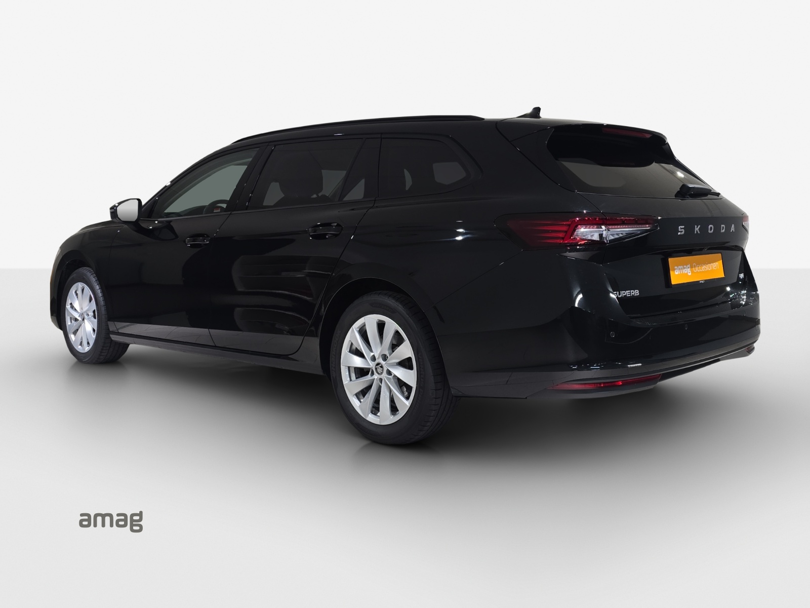 SKODA Superb Combi 2.0 TDi Selection 4x4 DSG-image-2