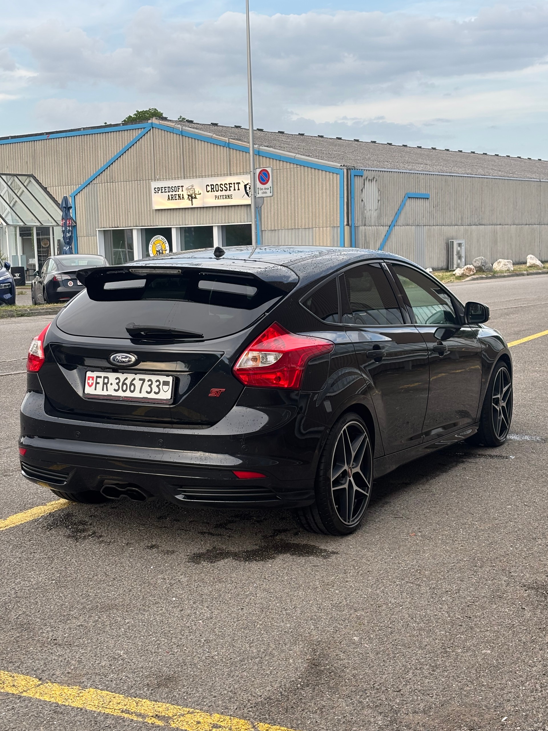 FORD FOCUS ST 2.0i EcoB SCTi ST-3-image-2