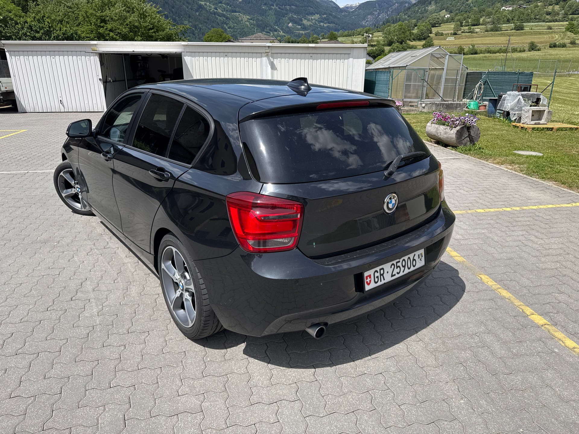 BMW 120d xDrive-image-1