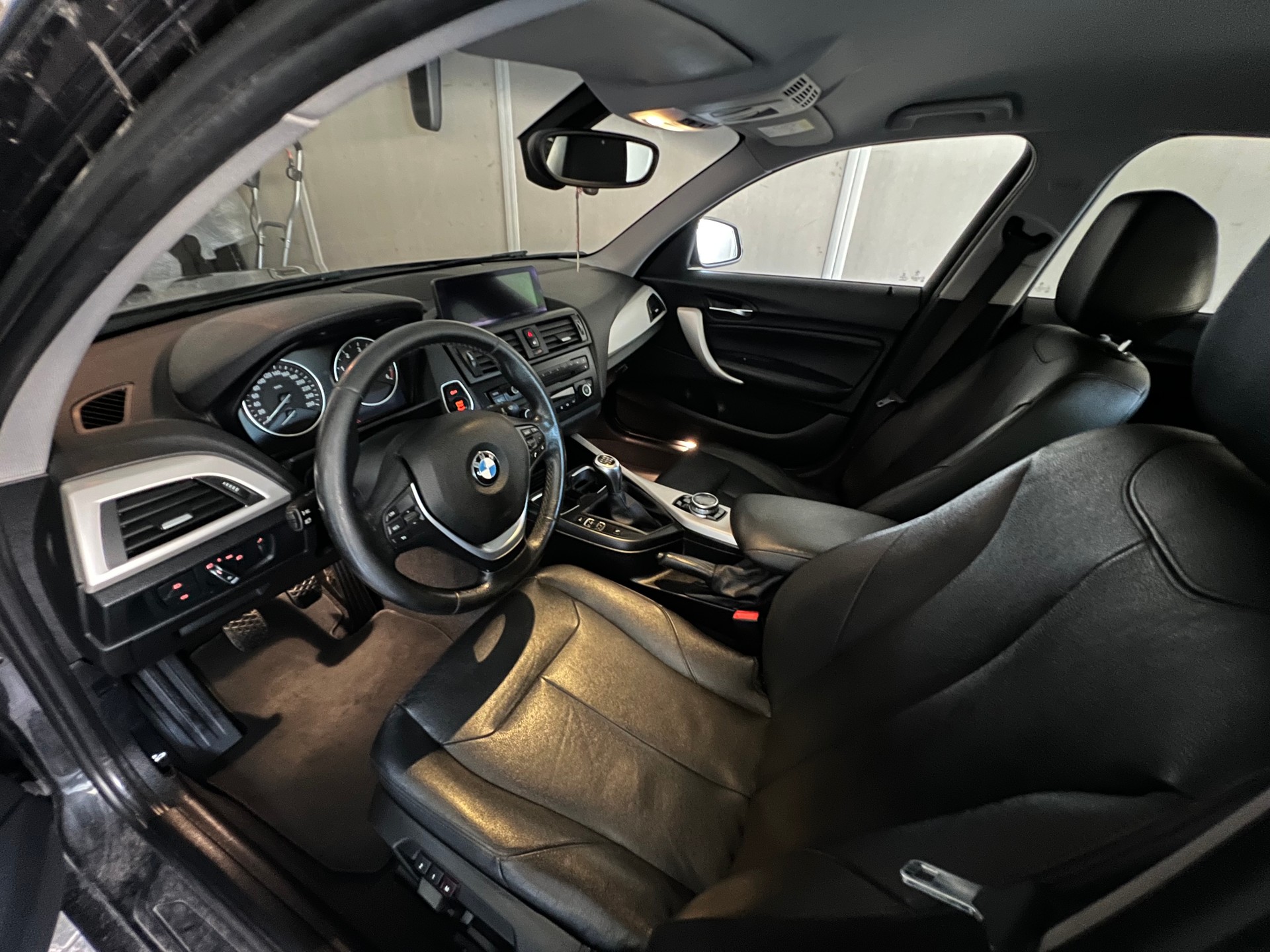 BMW 120d xDrive-image-4