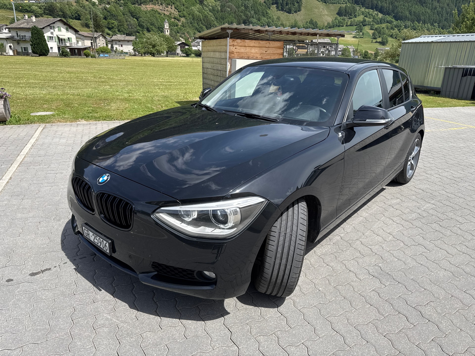 BMW 120d xDrive-image-0