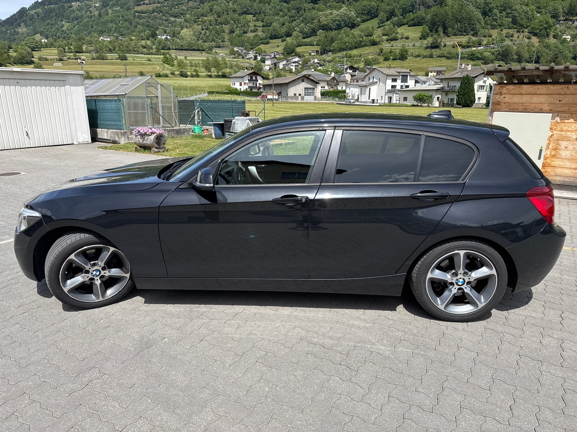 BMW 120d xDrive-image-2