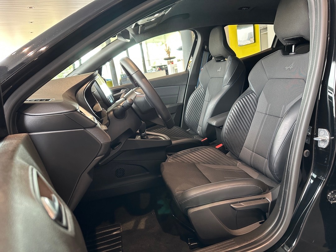 RENAULT Clio 1.6 E-Tech Esprit Alpine-image-11