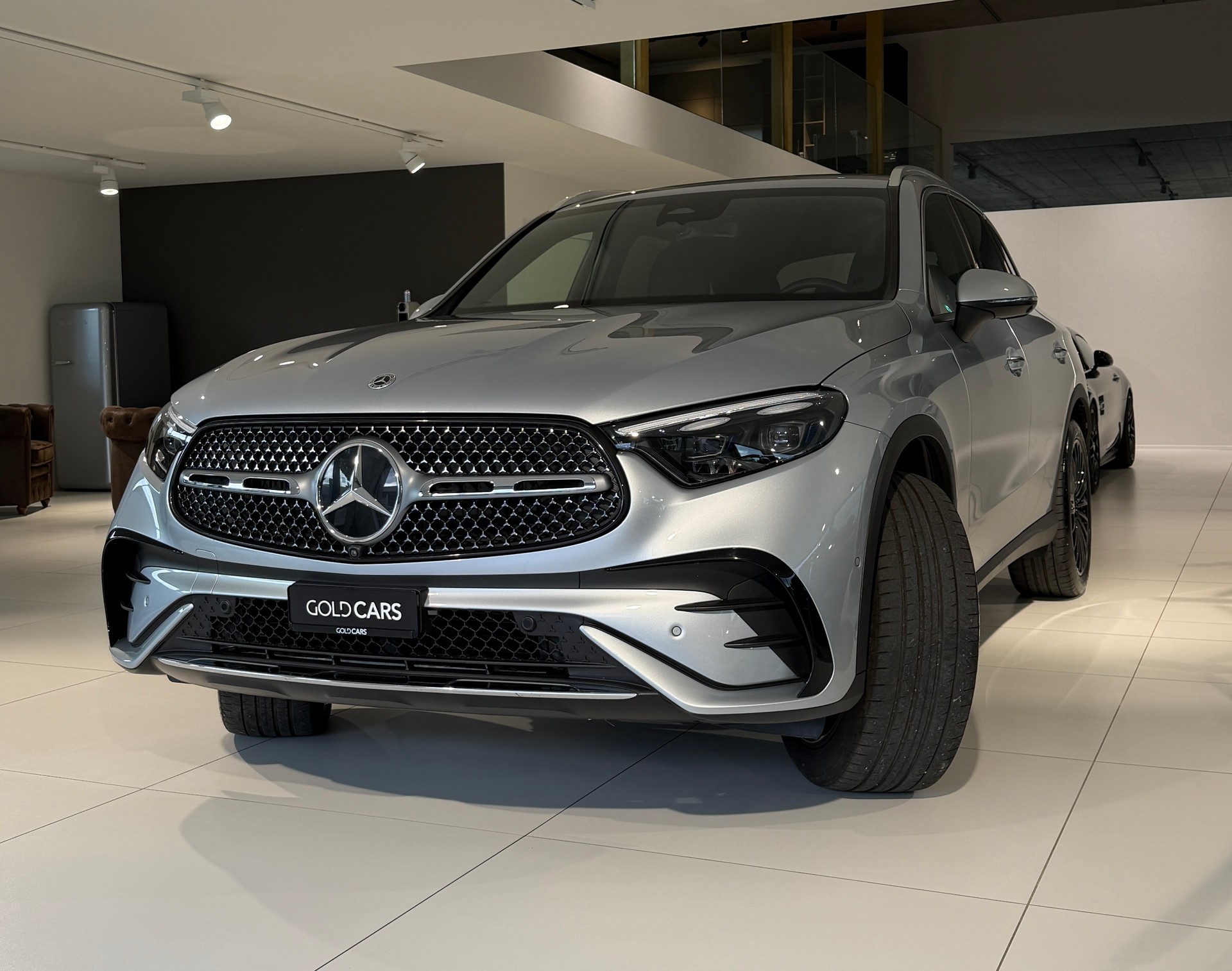 MERCEDES-BENZ GLC 220 d AMG-LINE 4Matic 9G-Tronic-image-2