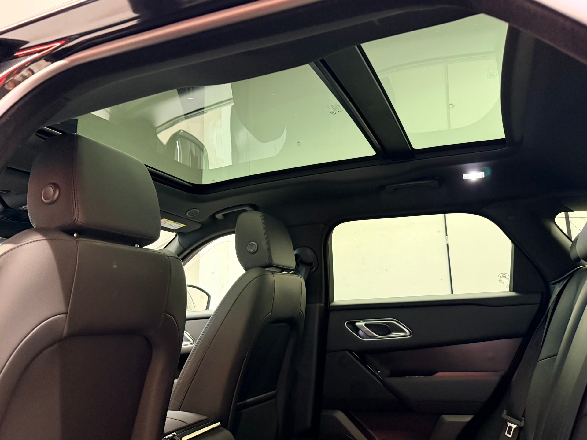 LAND ROVER Range Rover Velar Dynamic SE P 400 Automatic-image-18