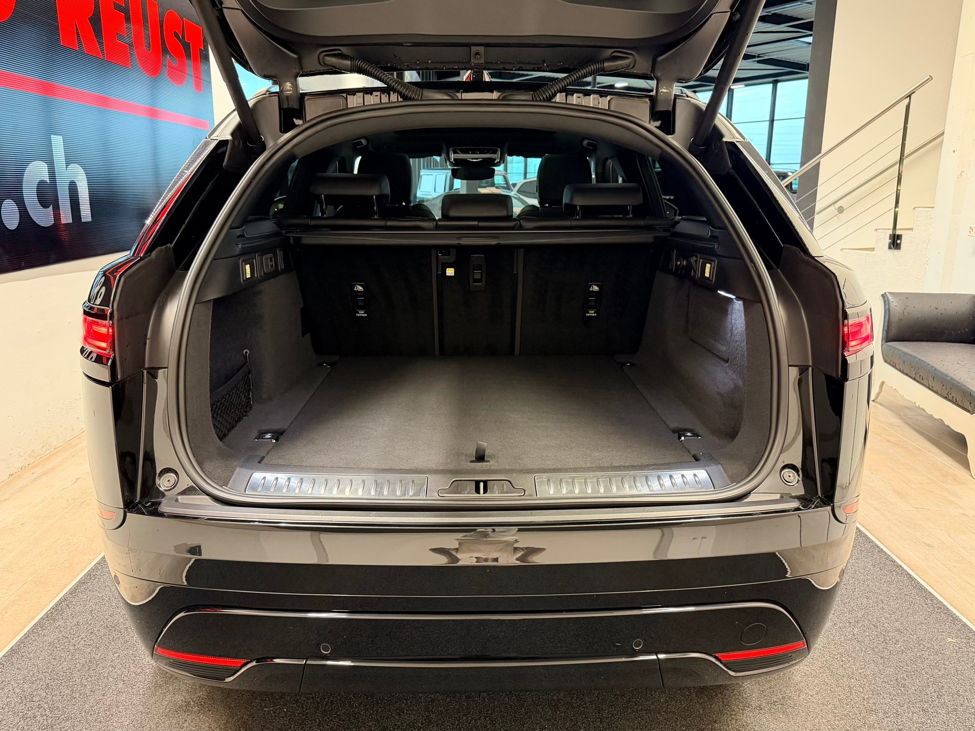 LAND ROVER Range Rover Velar Dynamic SE P 400 Automatic-image-9