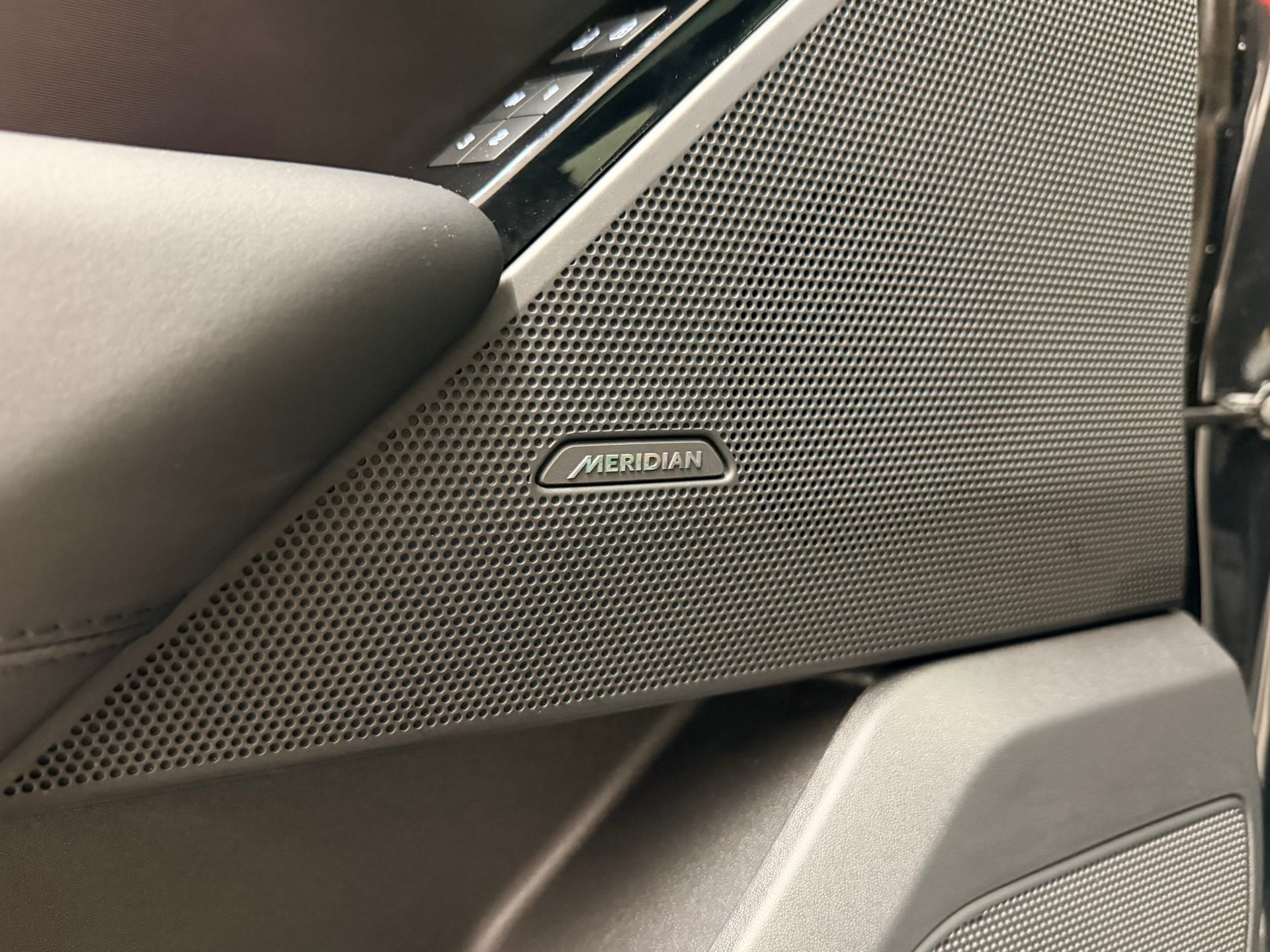 LAND ROVER Range Rover Velar Dynamic SE P 400 Automatic-image-14