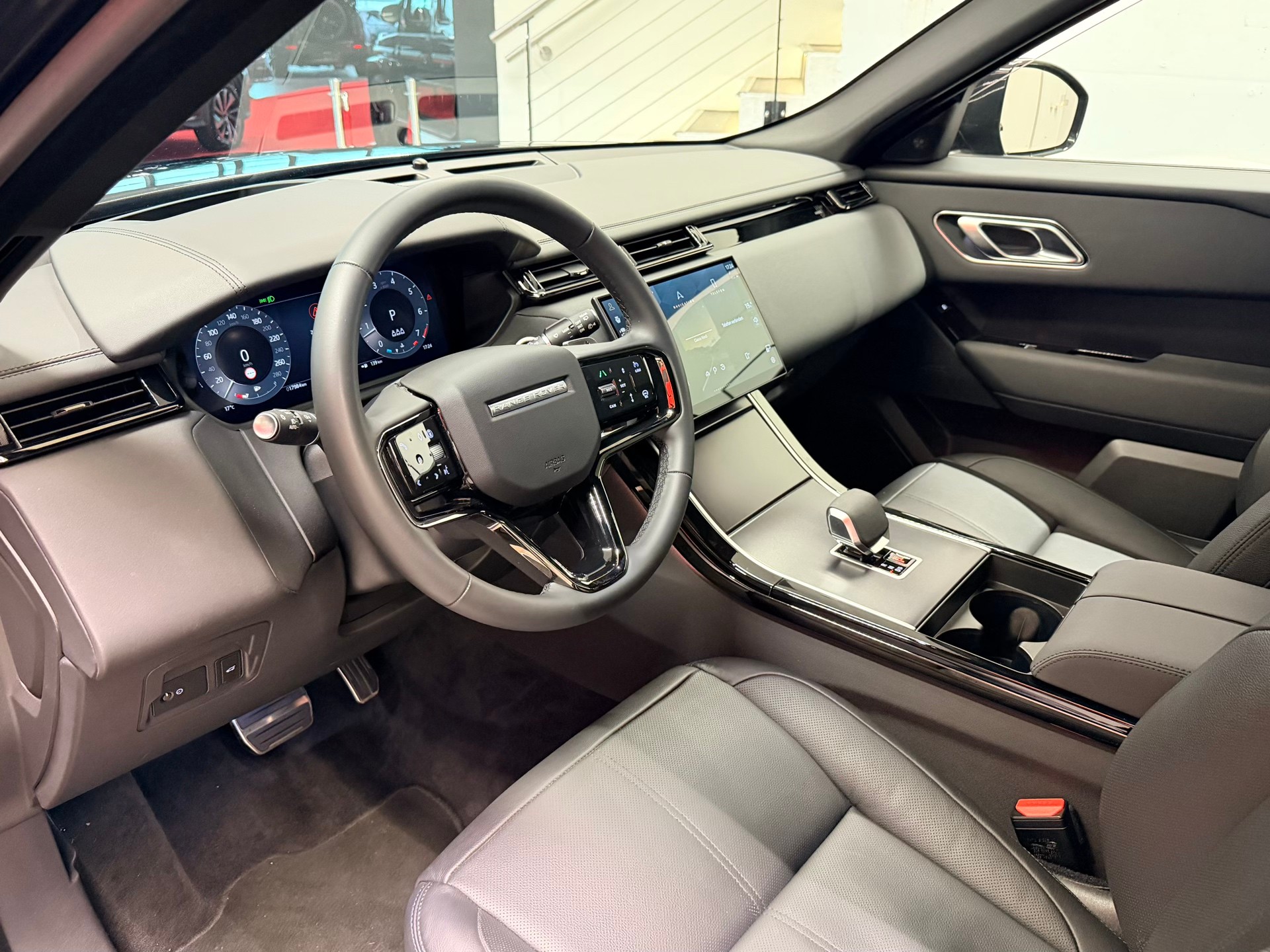 LAND ROVER Range Rover Velar Dynamic SE P 400 Automatic-image-11