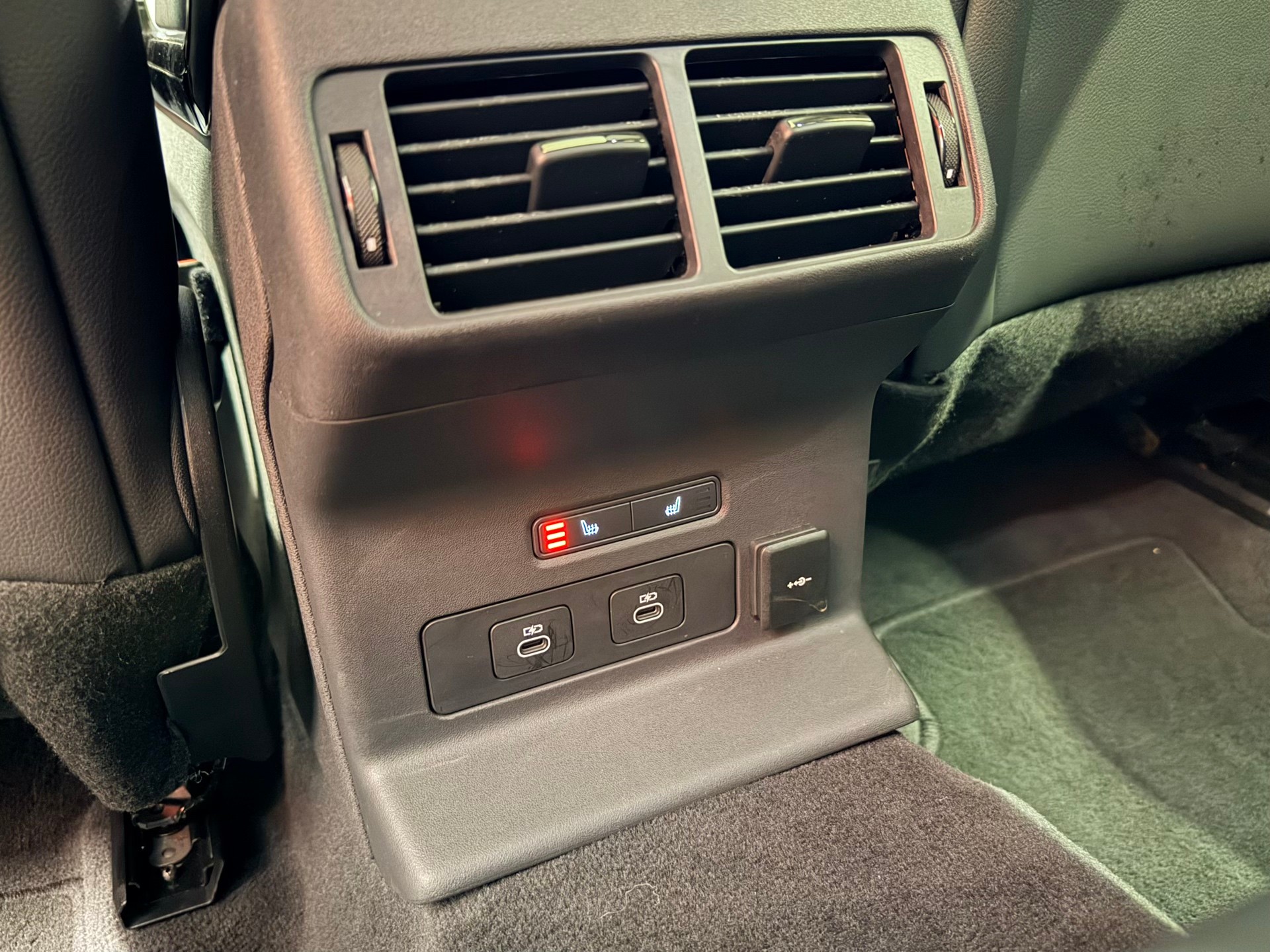 LAND ROVER Range Rover Velar Dynamic SE P 400 Automatic-image-19