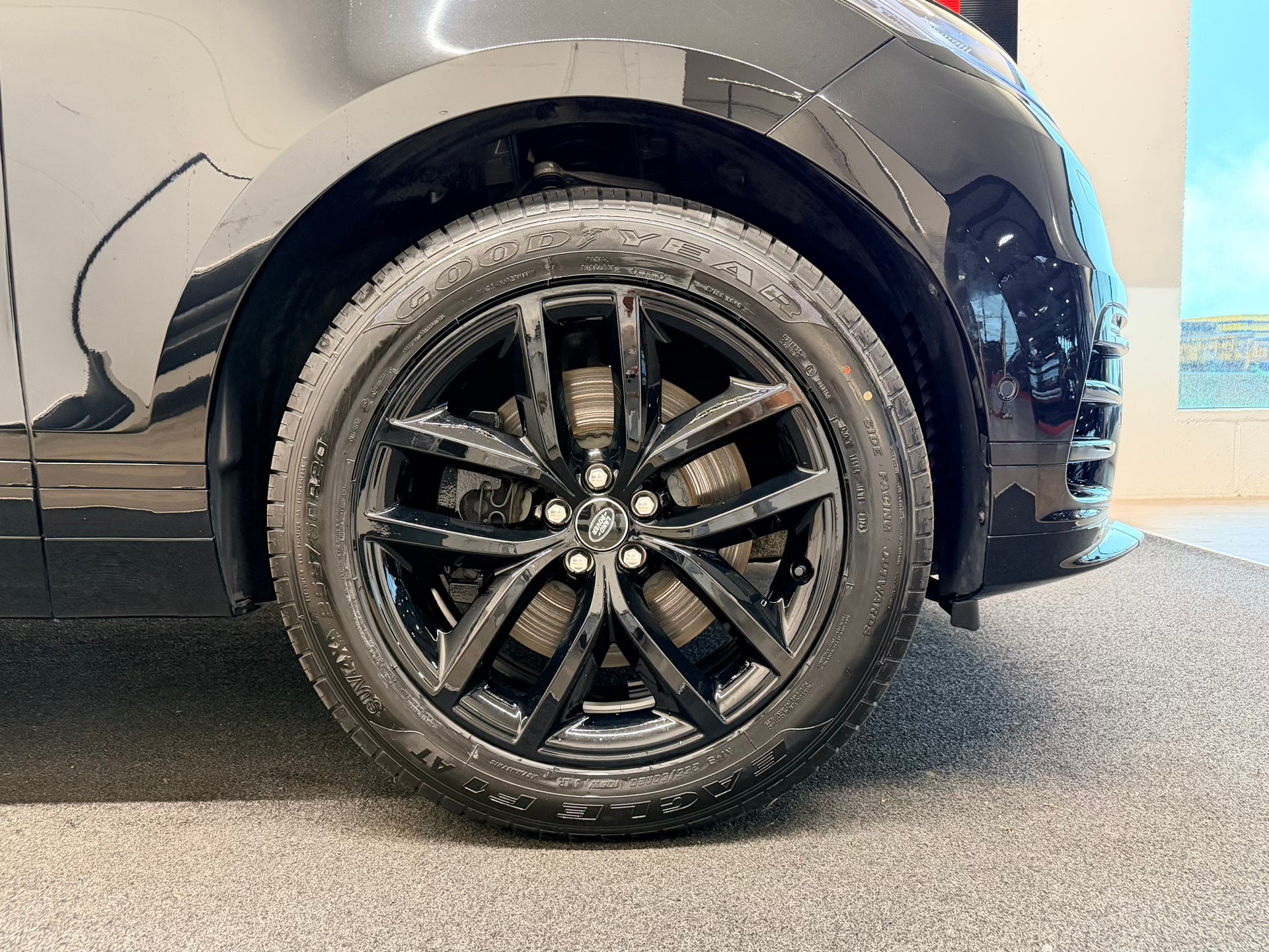 LAND ROVER Range Rover Velar Dynamic SE P 400 Automatic-image-5