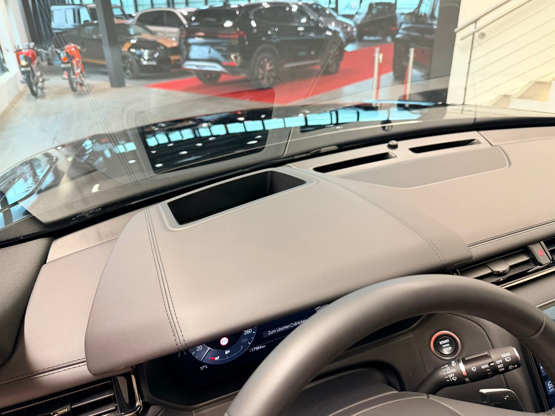 LAND ROVER Range Rover Velar Dynamic SE P 400 Automatic-image-31