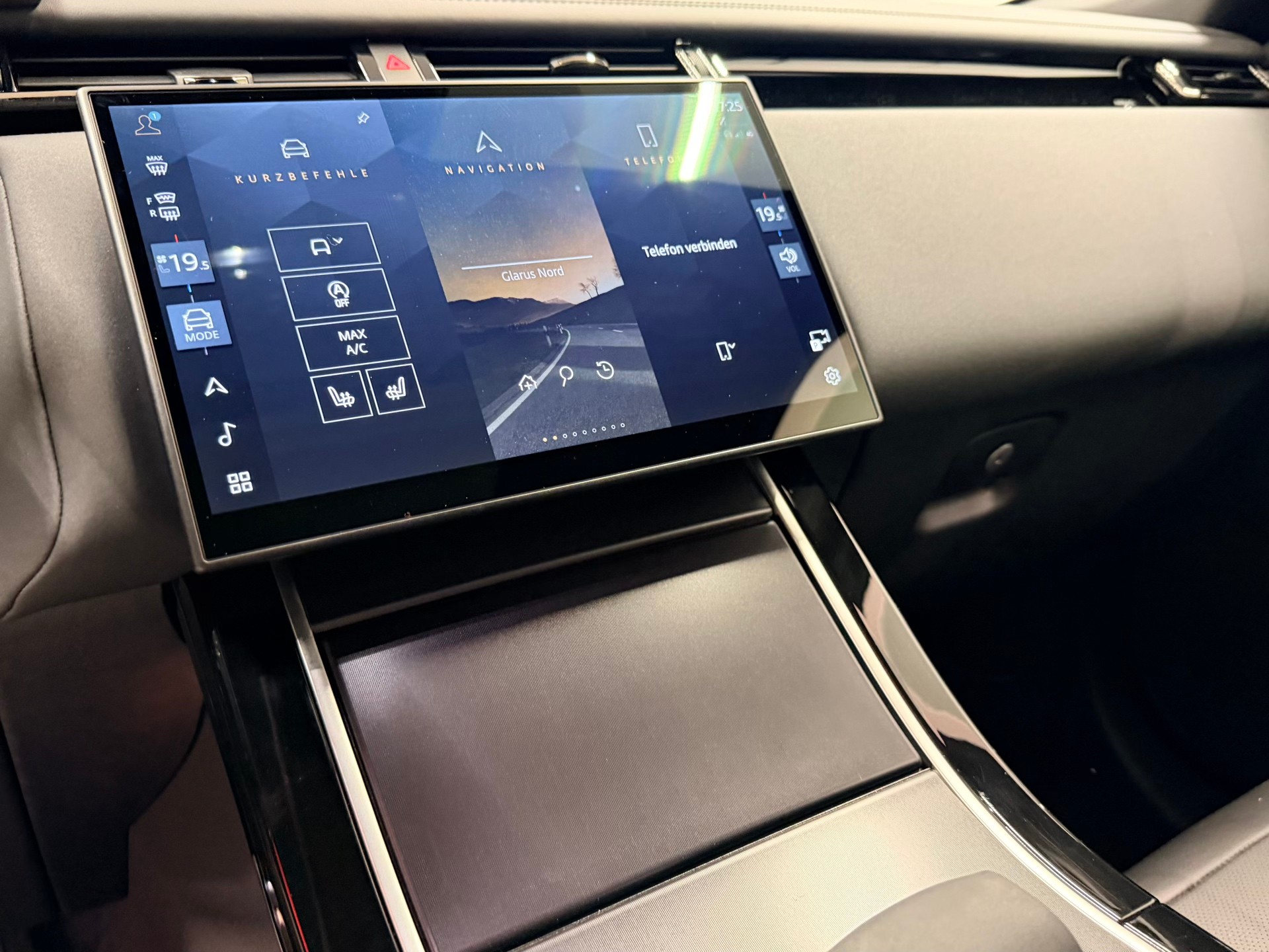 LAND ROVER Range Rover Velar Dynamic SE P 400 Automatic-image-26