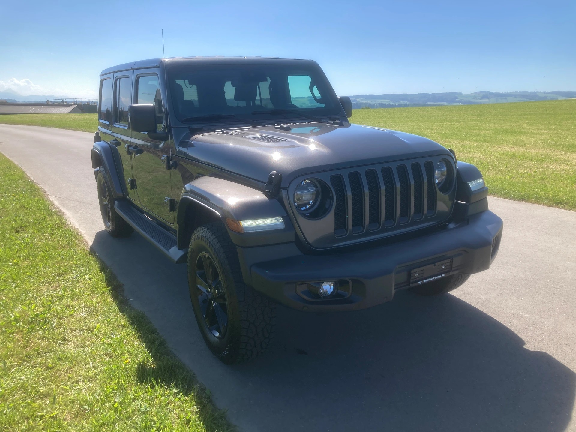 JEEP Wrangler 2.0 Unlimited Sahara Automatic-image-1