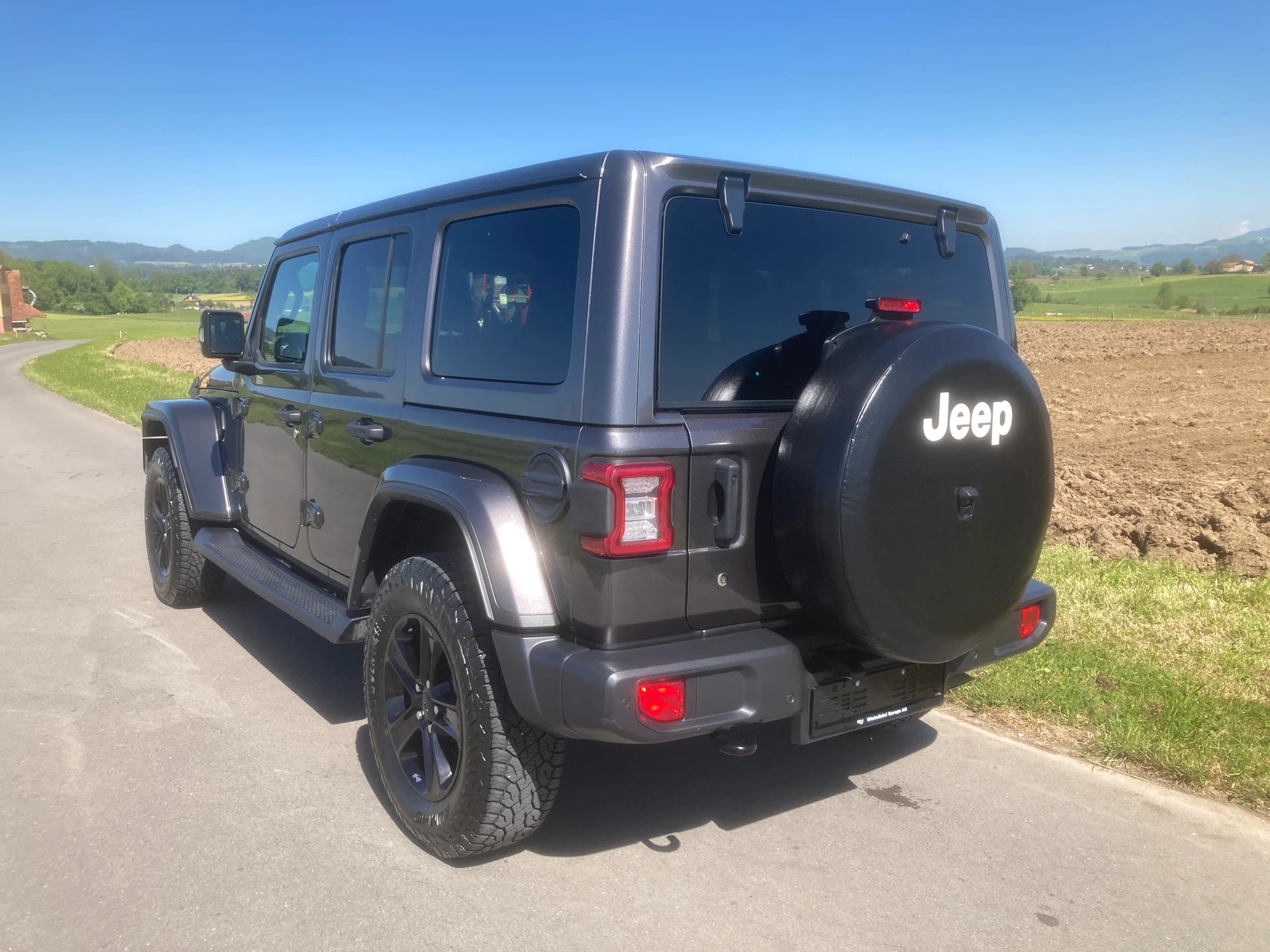 JEEP Wrangler 2.0 Unlimited Sahara Automatic-image-3