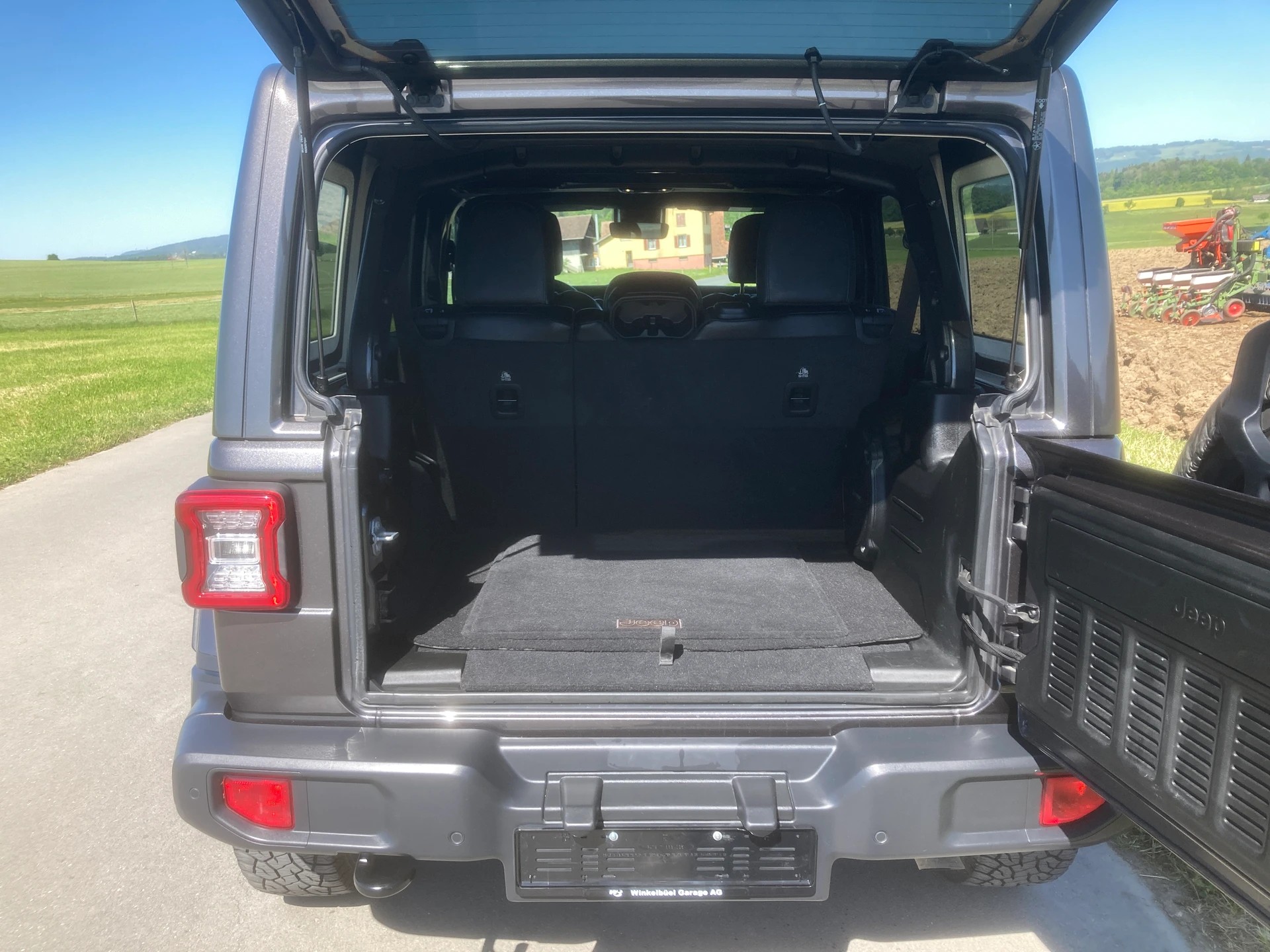 JEEP Wrangler 2.0 Unlimited Sahara Automatic-image-6