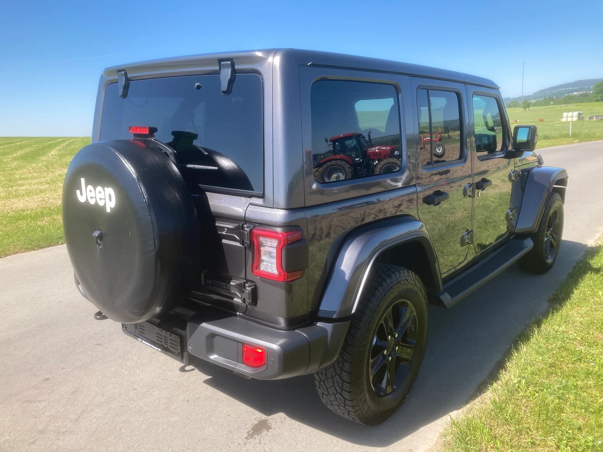JEEP Wrangler 2.0 Unlimited Sahara Automatic-image-2