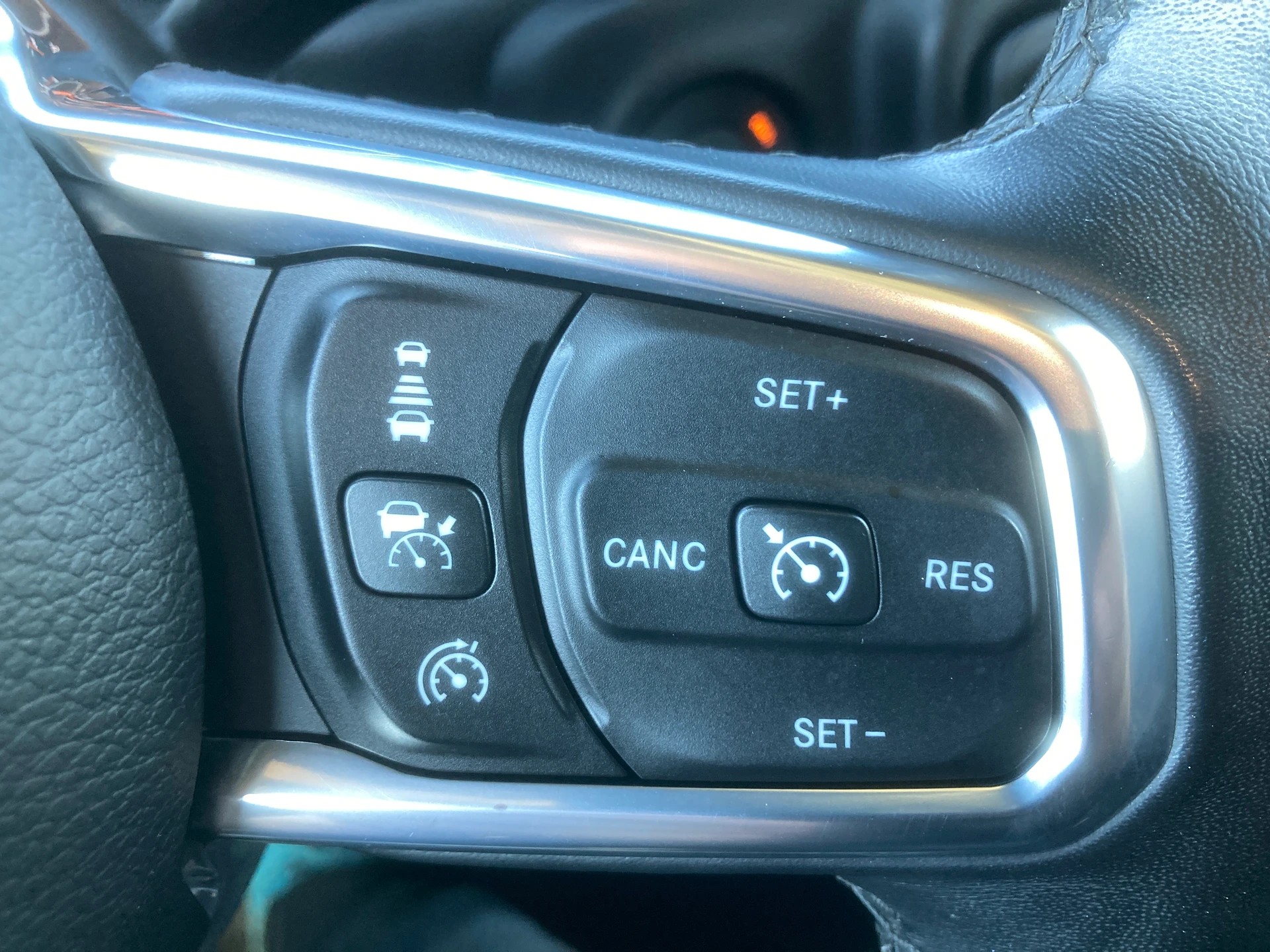 JEEP Wrangler 2.0 Unlimited Sahara Automatic-image-11