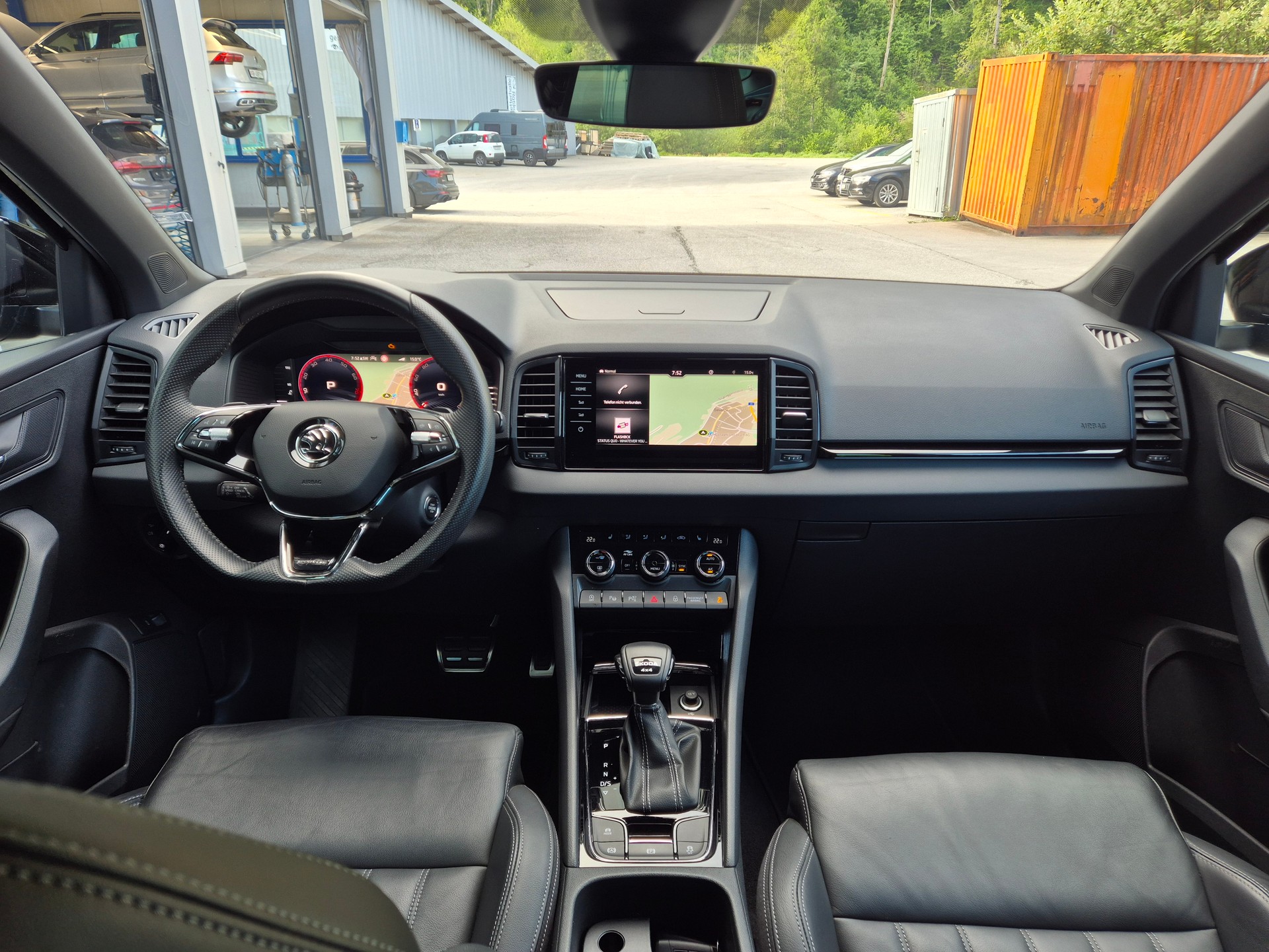 SKODA Karoq 2.0 TSI SportLine 4x4 DSG-image-9