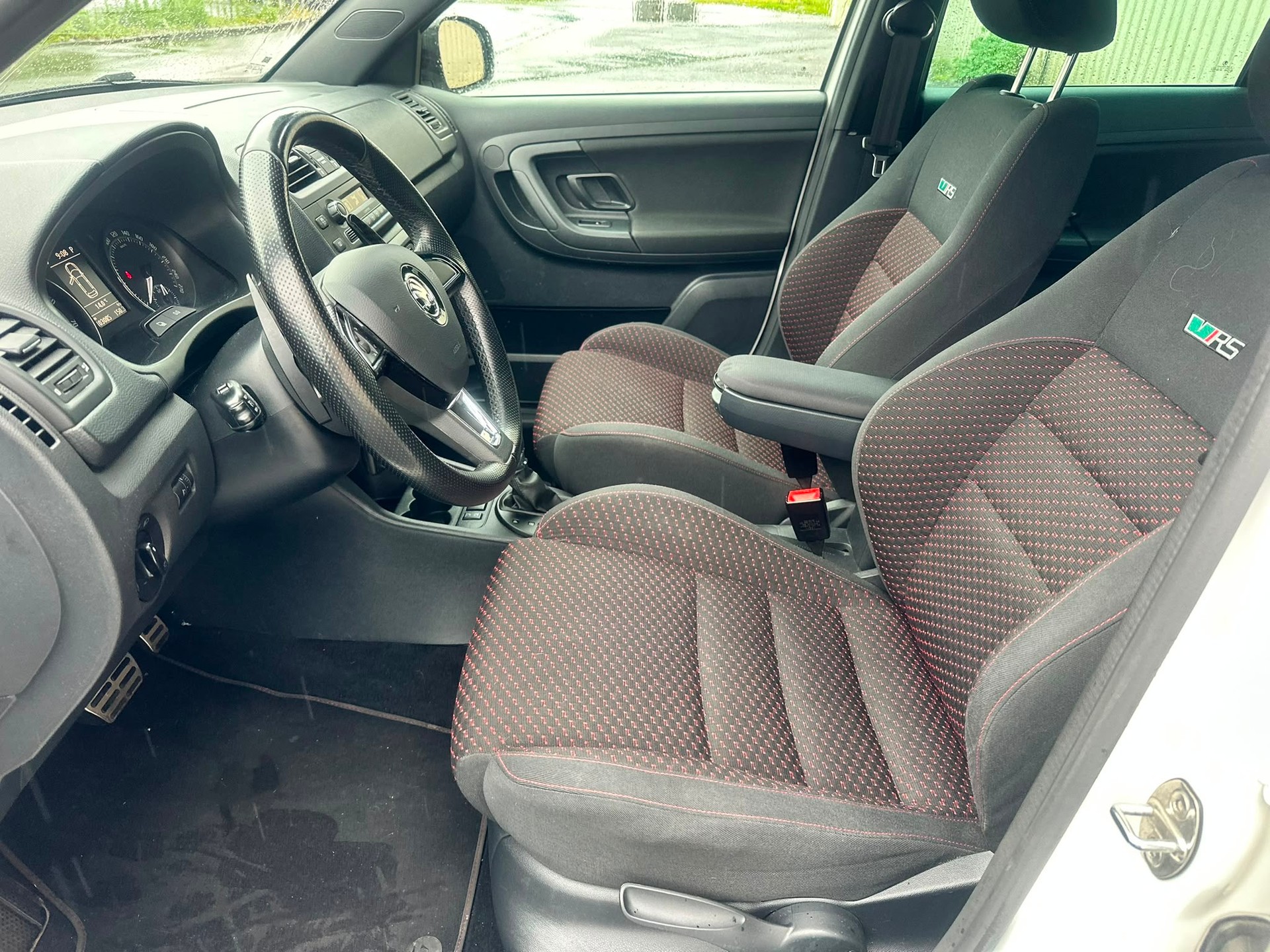 SKODA Fabia 1.4 TSI RS Edition S2000 DSG-image-10