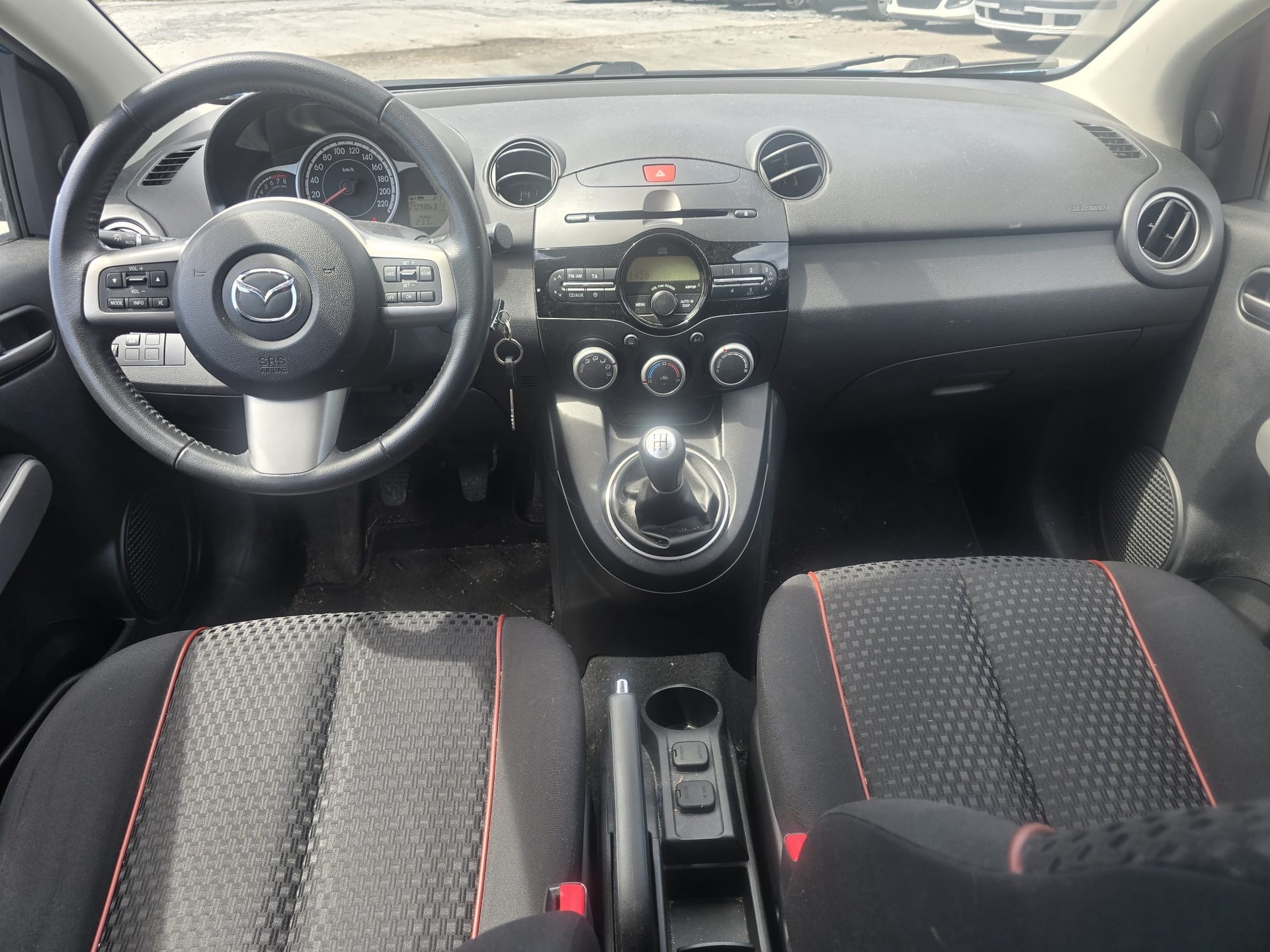 MAZDA 2 1.5i 16V Sport-image-12