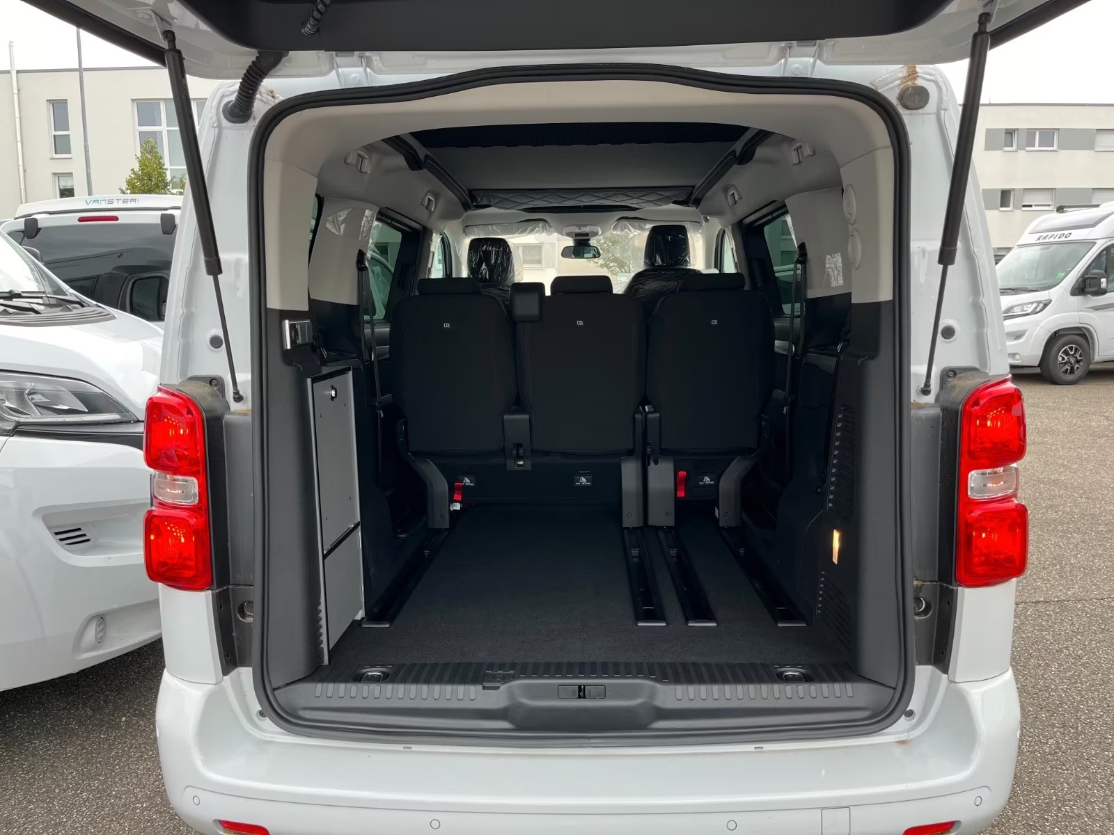 PEUGEOT Pössl Vanster 145 PS*Standheizung*E-Paket*-showroom-element-2