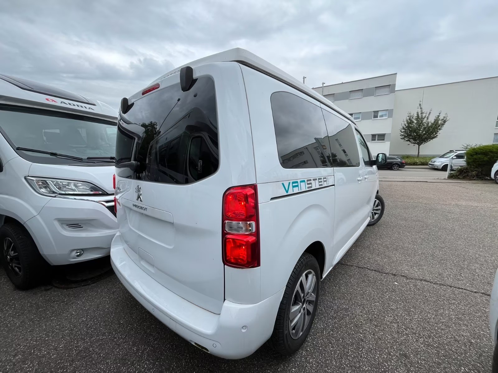 PEUGEOT Pössl Vanster 145 PS*Standheizung*E-Paket*-showroom-element-1