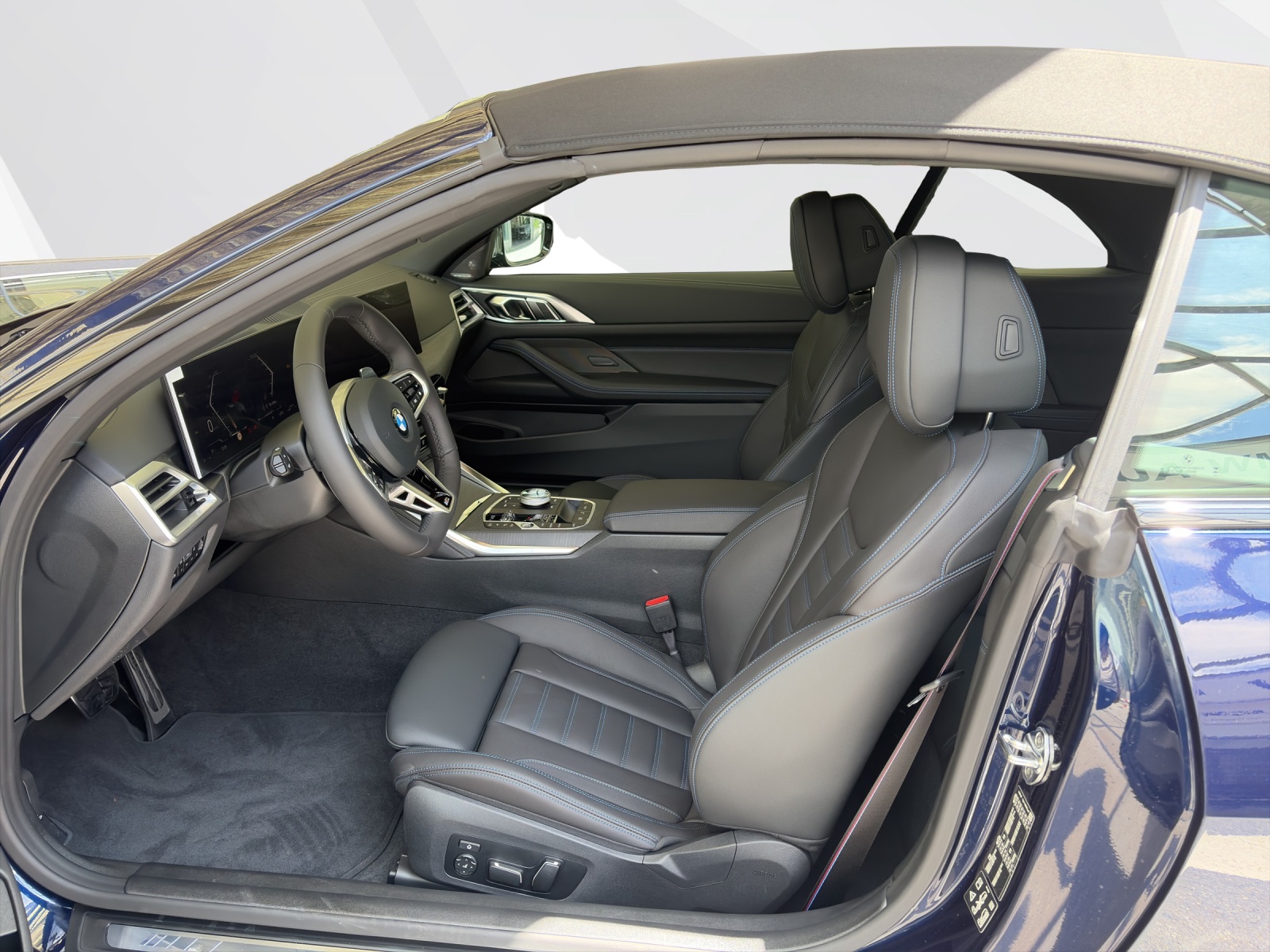 BMW 430i xDrive Cabrio-image-9