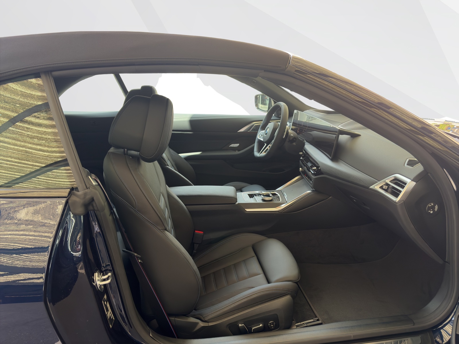 BMW 430i xDrive Cabrio-image-15
