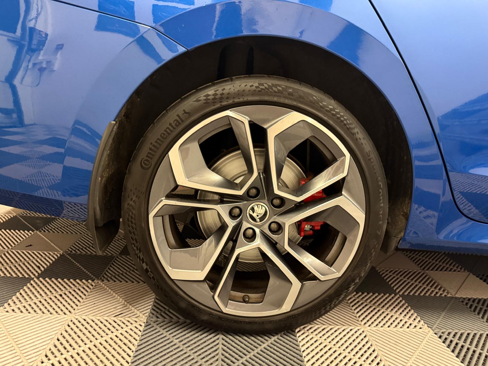 SKODA Octavia Combi 1.4 TSI PHEV DSG RS-image-29