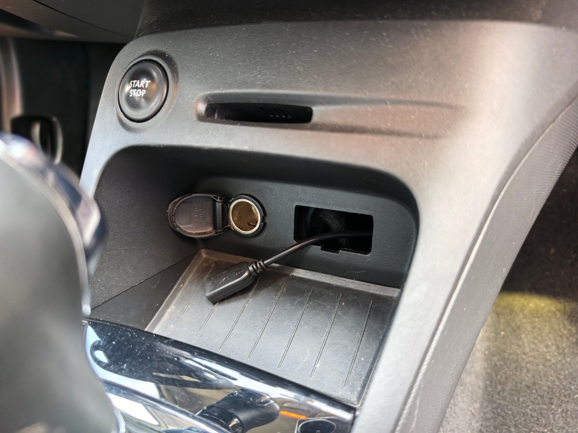 RENAULT Captur 1.2 T 16V Dynamique EDC-image-12