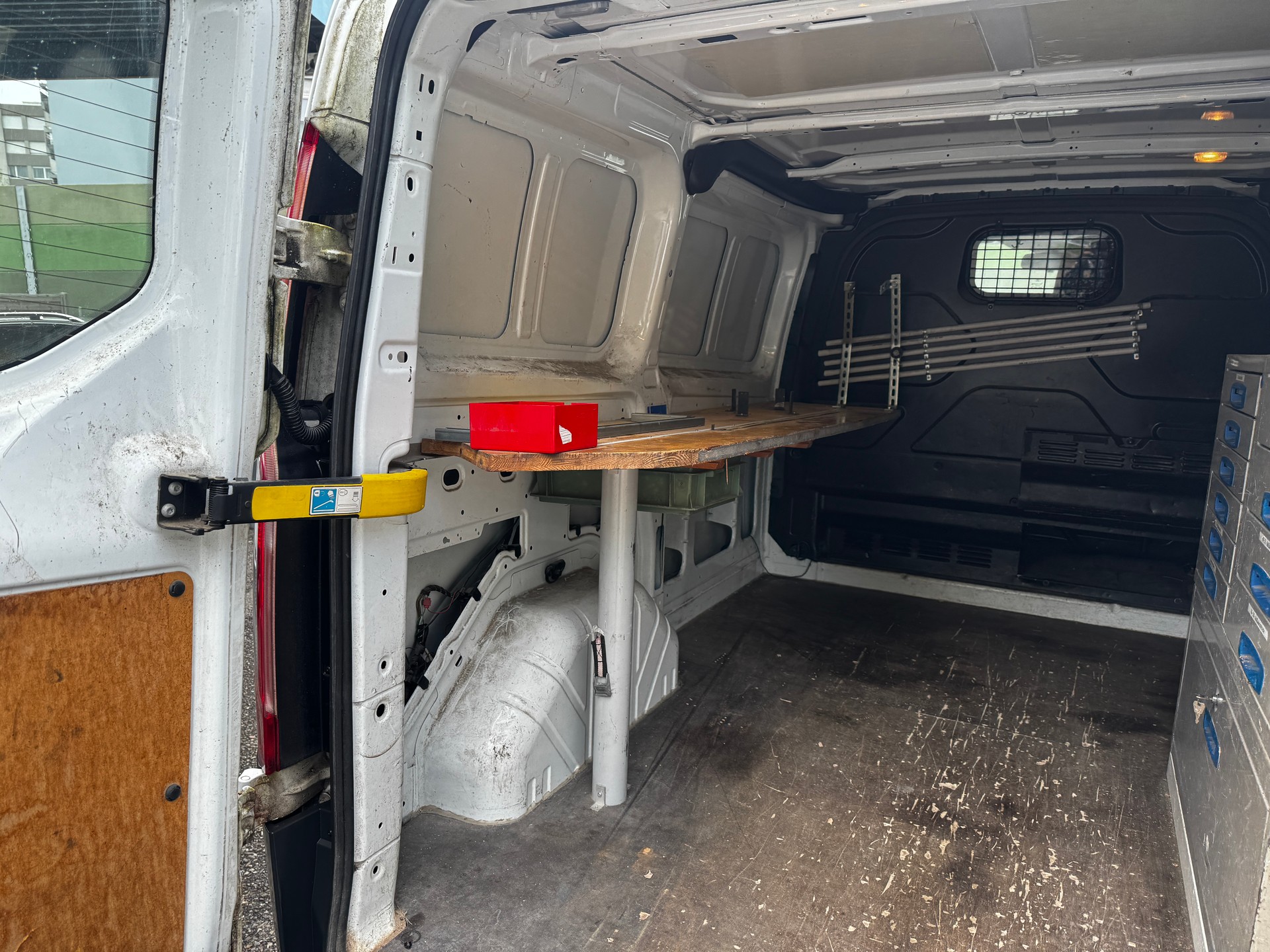 FORD Transit Custom Van 250 L1H1 Ambiente-image-8