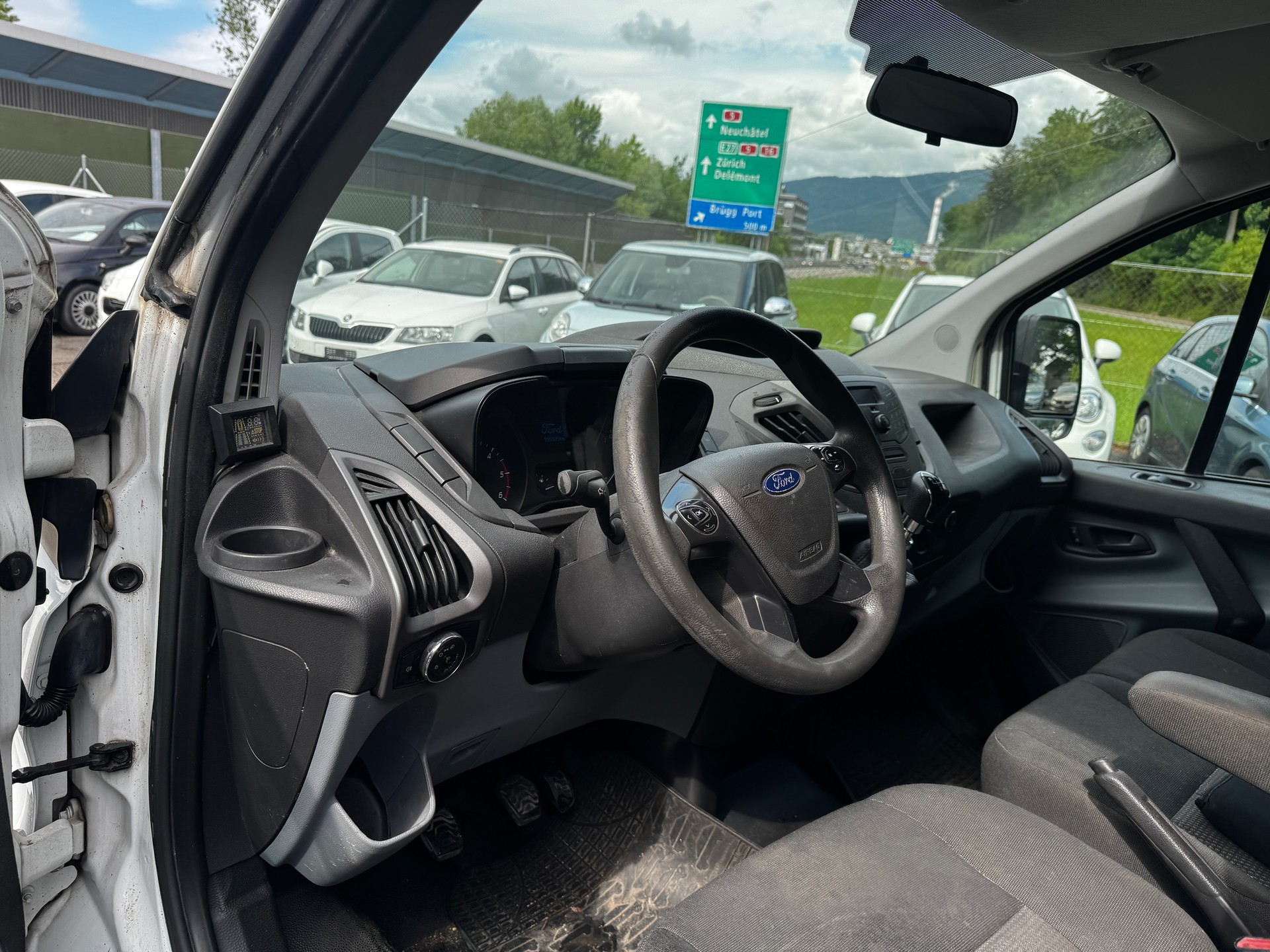 FORD Transit Custom Van 250 L1H1 Ambiente-image-12