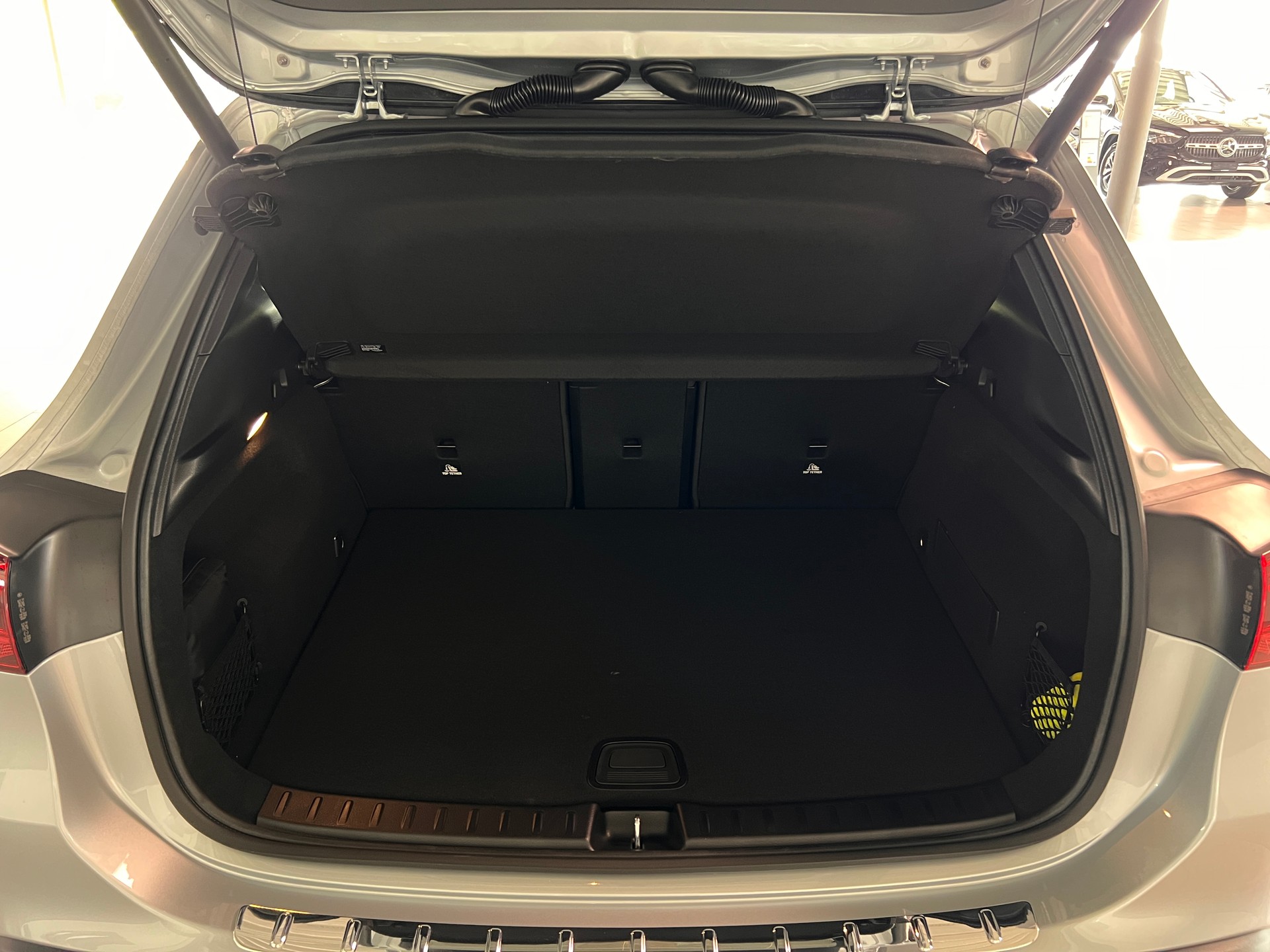 MERCEDES-BENZ EQA 350 66,5 kWh 4Matic Excellence-image-6