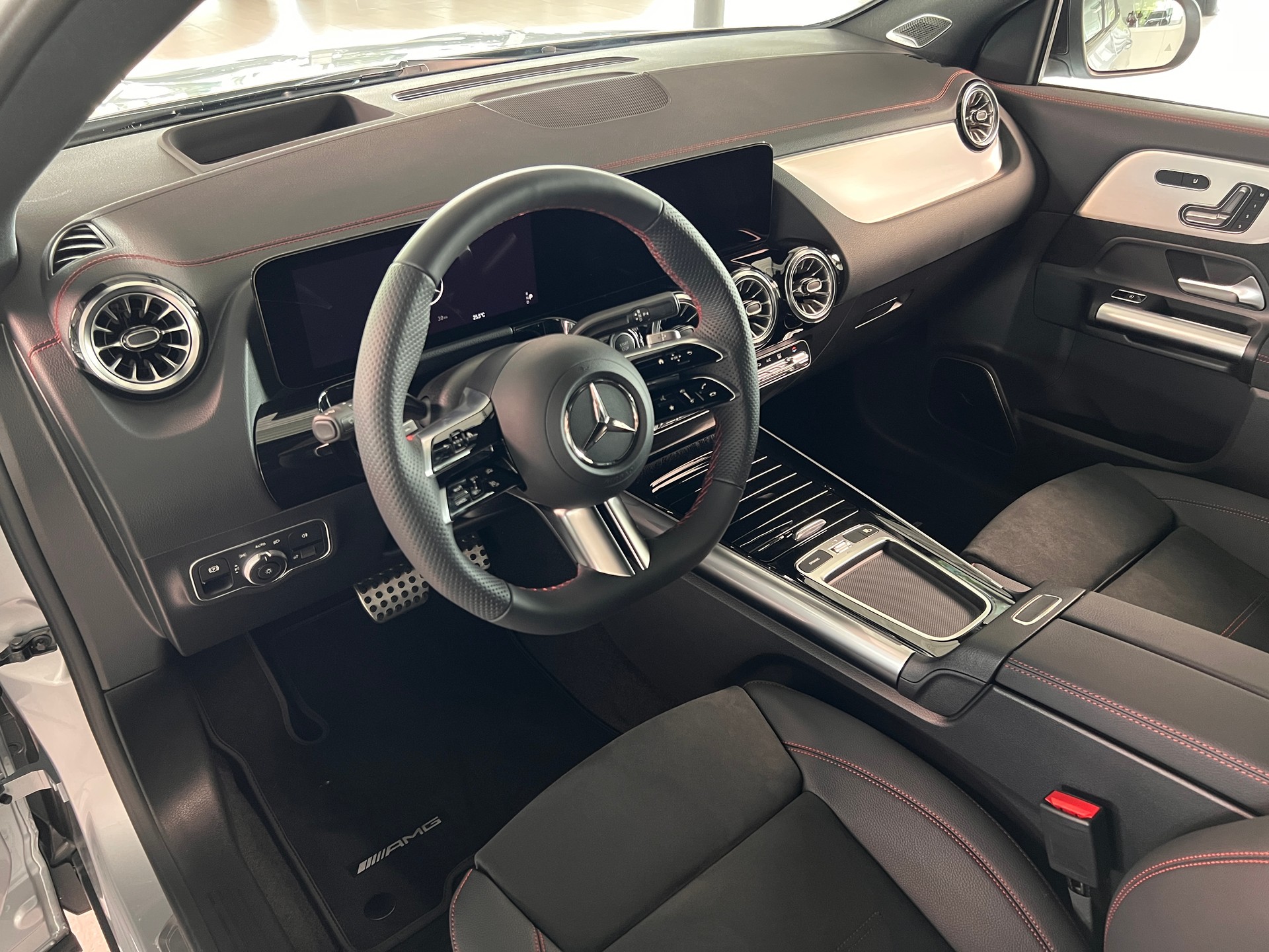 MERCEDES-BENZ EQA 350 66,5 kWh 4Matic Excellence-image-10