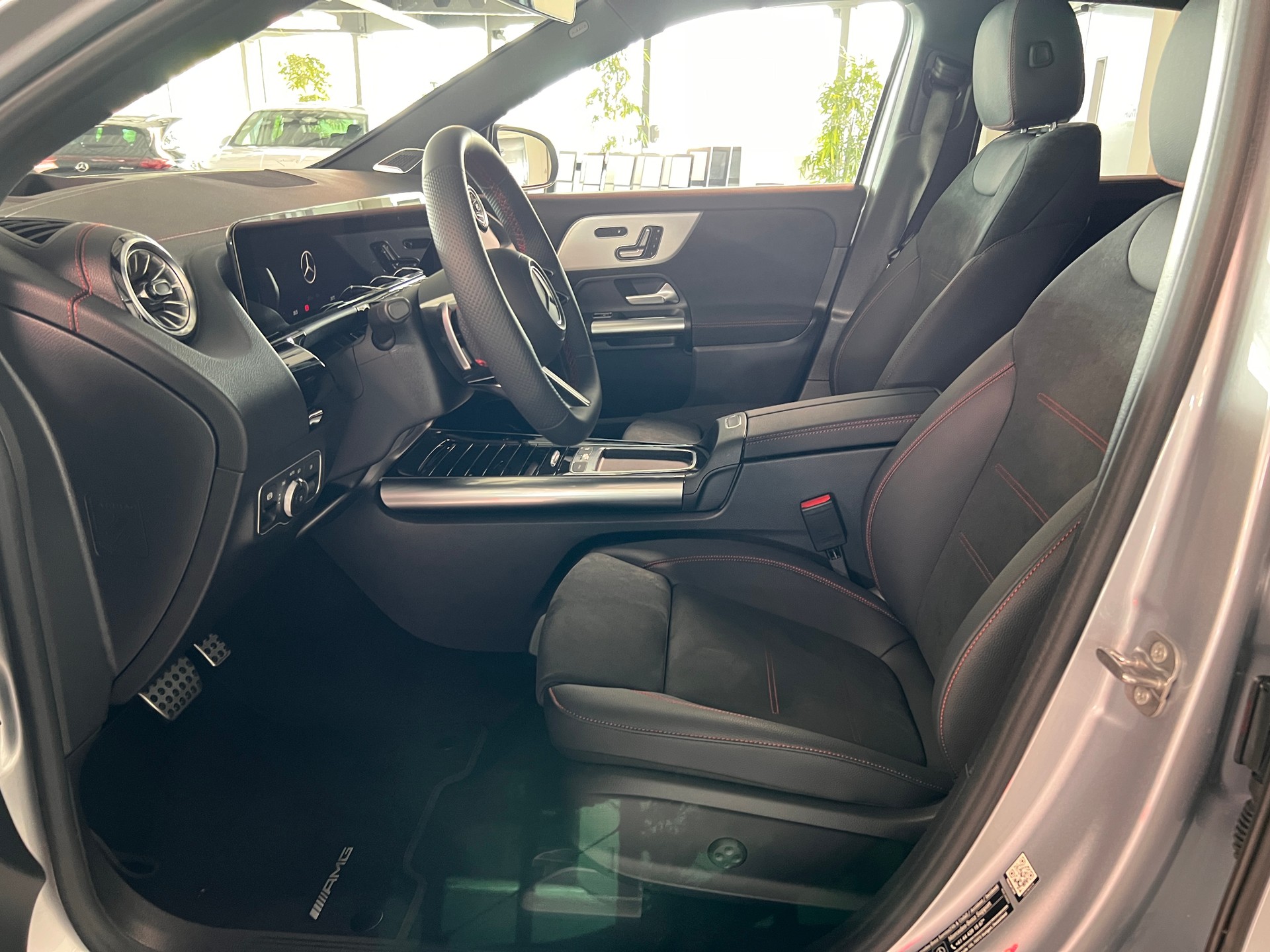 MERCEDES-BENZ EQA 350 66,5 kWh 4Matic Excellence-image-9