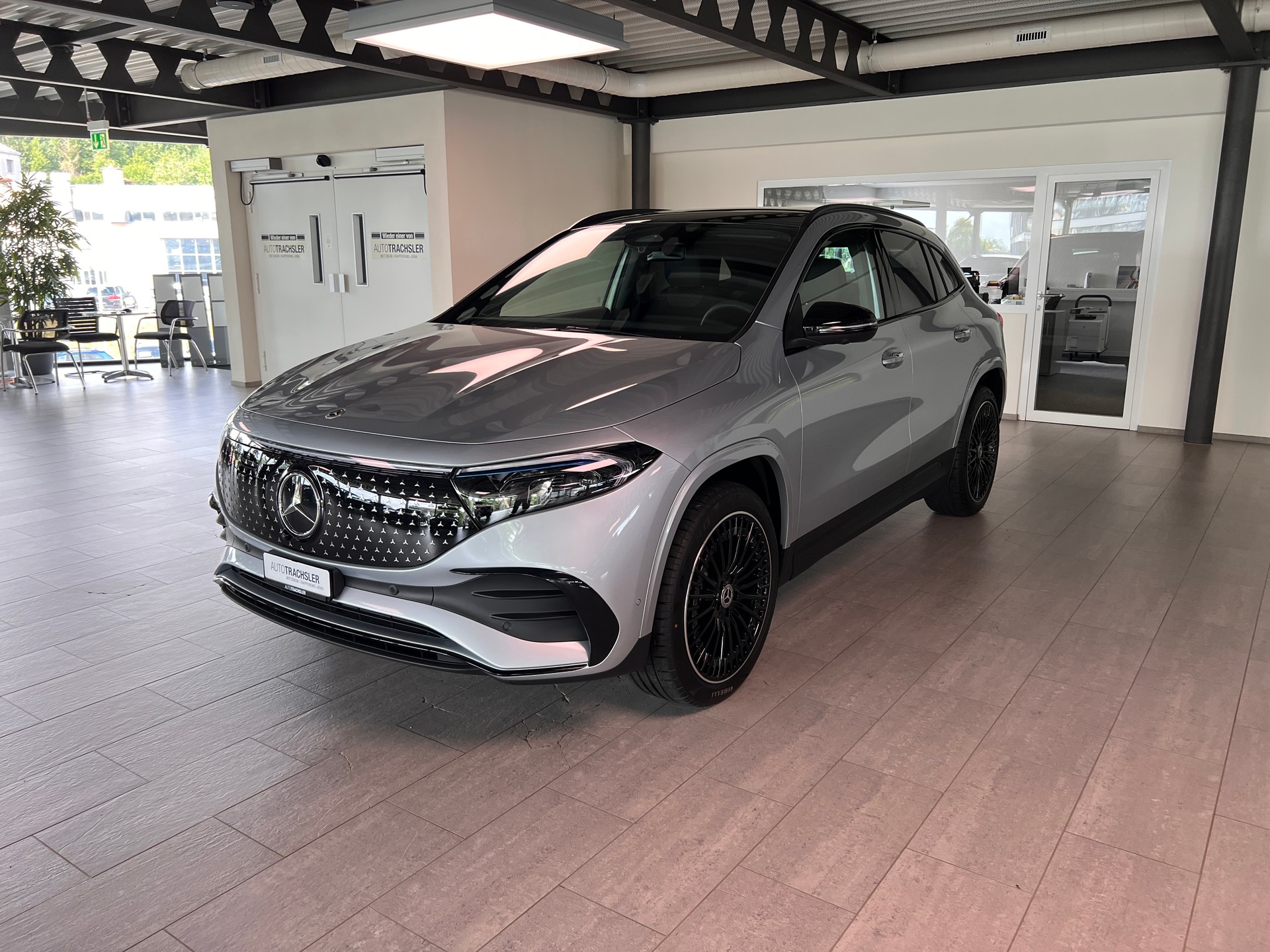 MERCEDES-BENZ EQA 350 66,5 kWh 4Matic Excellence-image-3