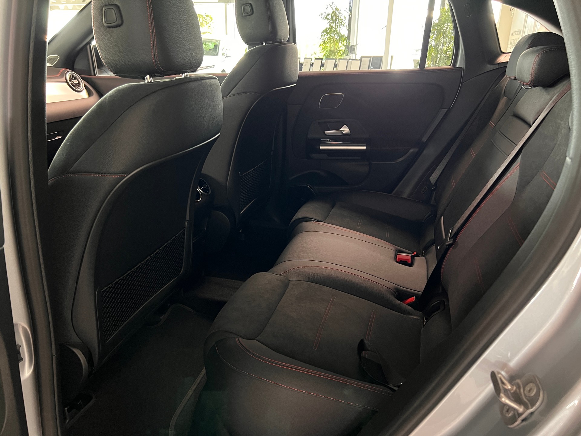 MERCEDES-BENZ EQA 350 66,5 kWh 4Matic Excellence-image-8