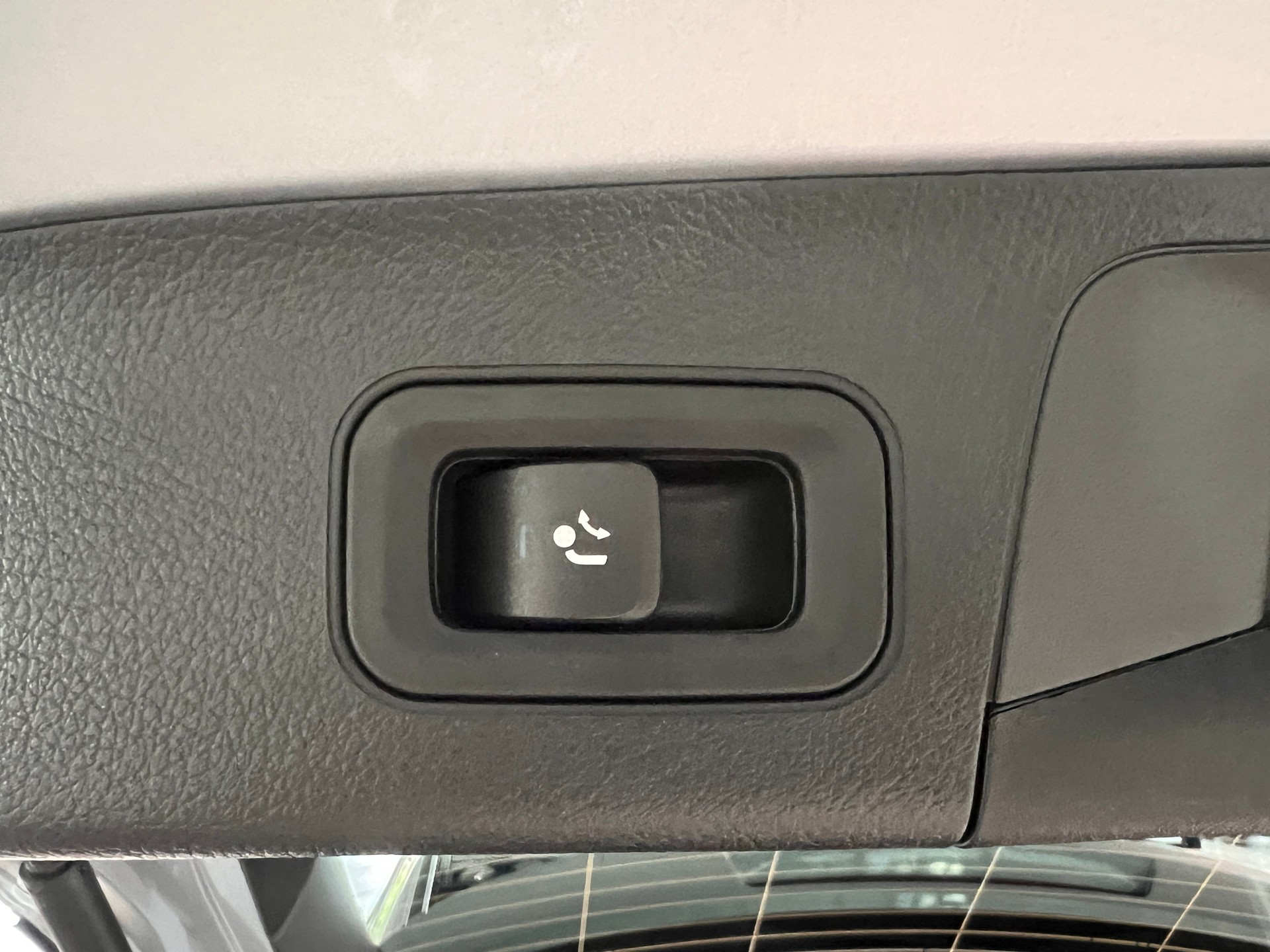 MERCEDES-BENZ EQA 350 66,5 kWh 4Matic Excellence-image-7