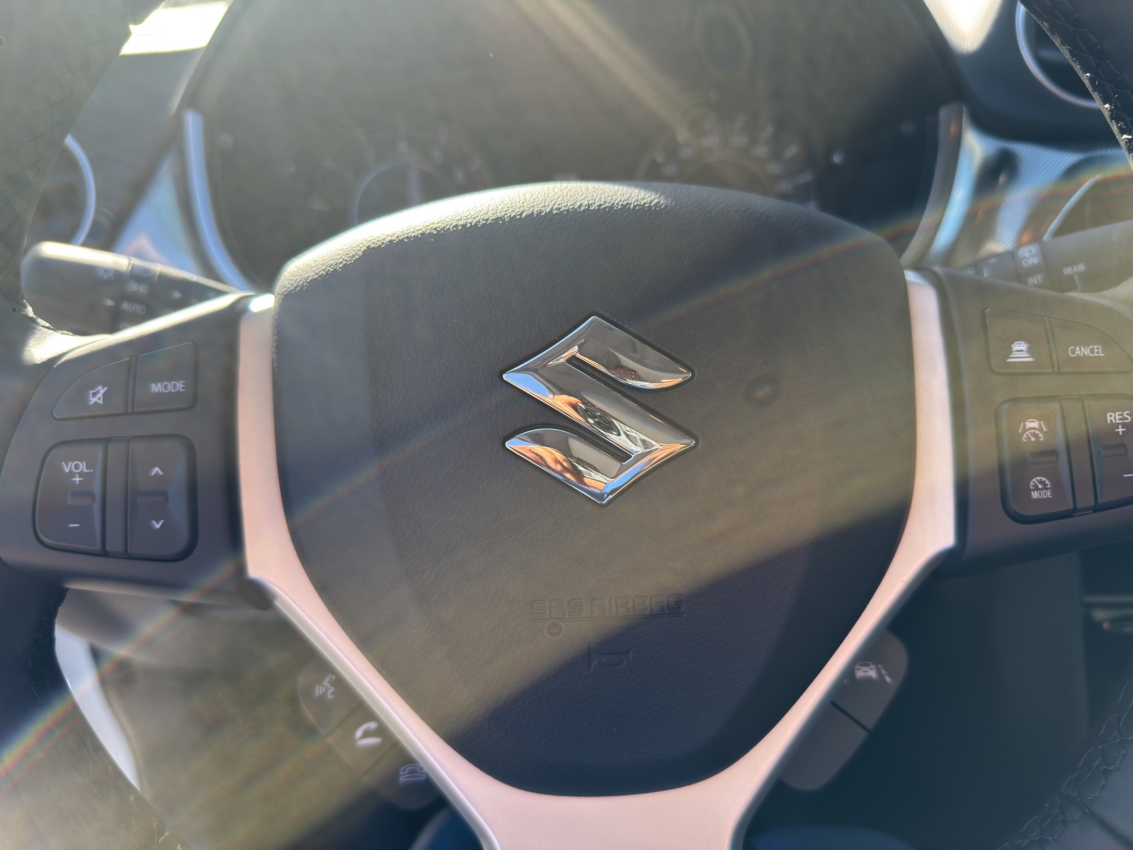 SUZUKI Vitara 1.4 Boosterjet Compact + 4x4 Hybrid Automatic-image-8