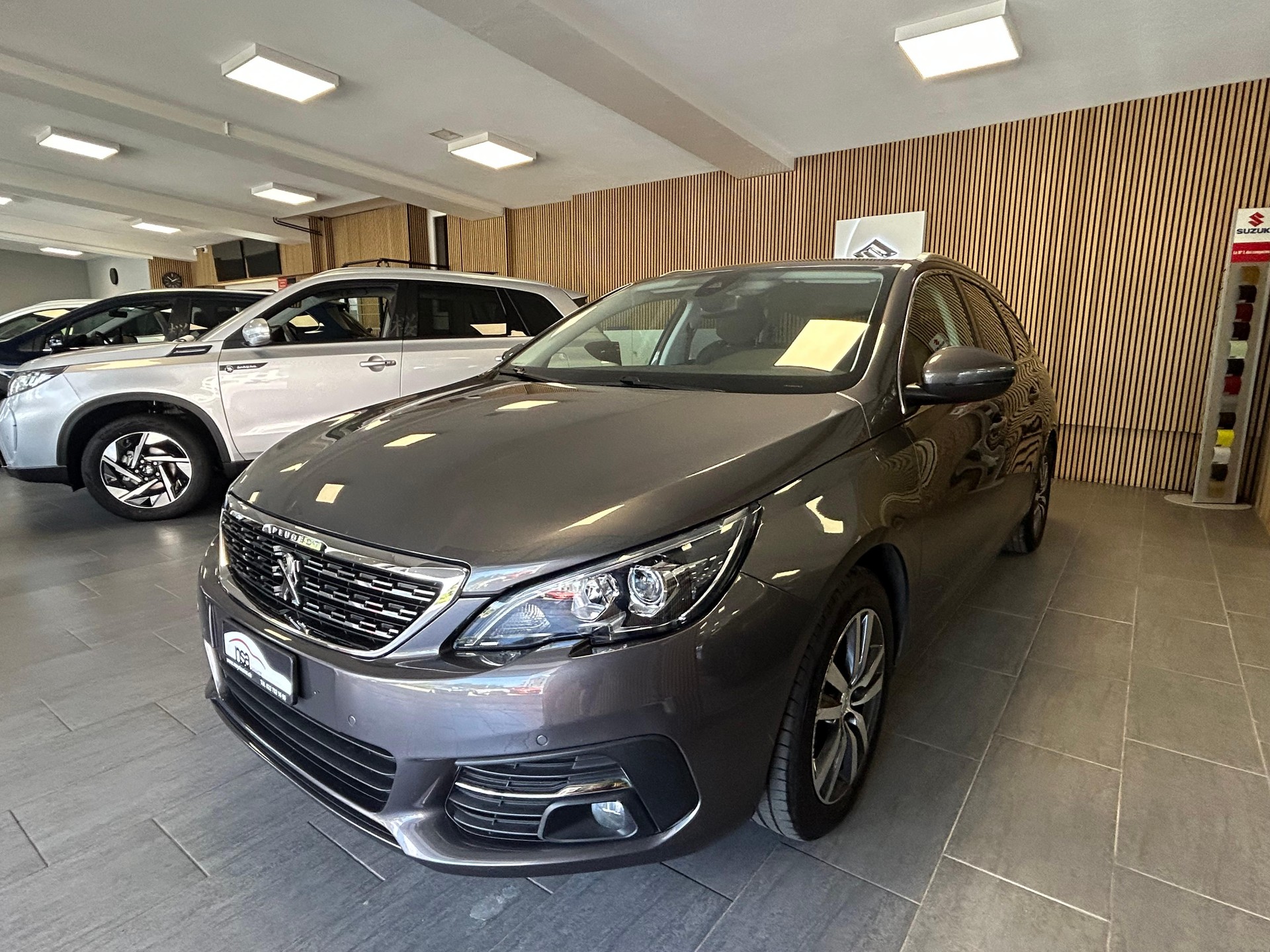 PEUGEOT 308 SW 1.5 BlueHDi Allure-image-3