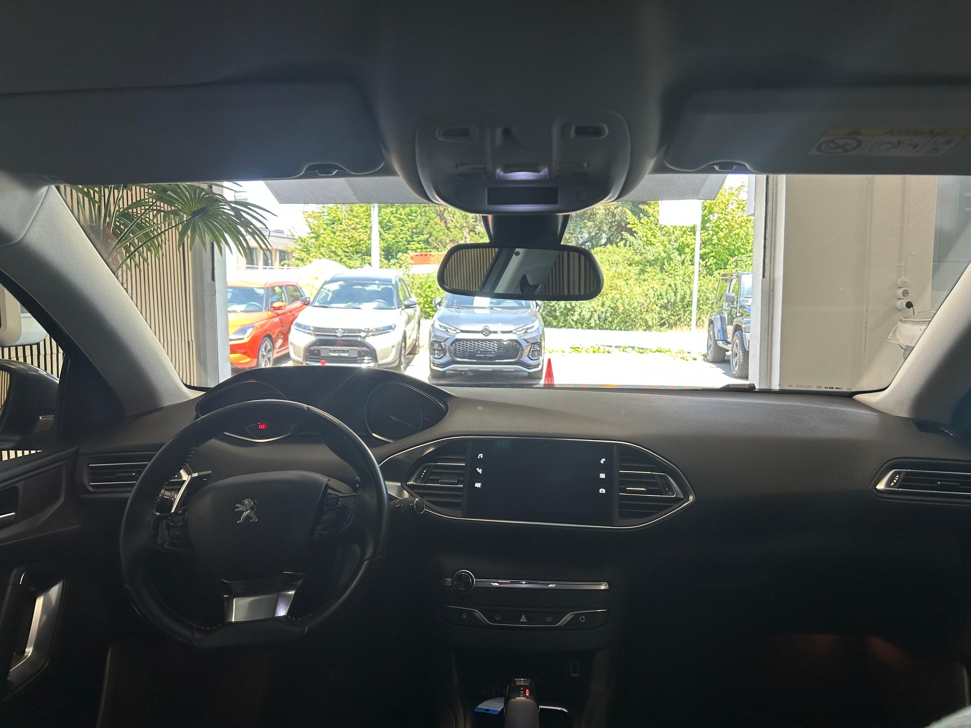 PEUGEOT 308 SW 1.5 BlueHDi Allure-image-7