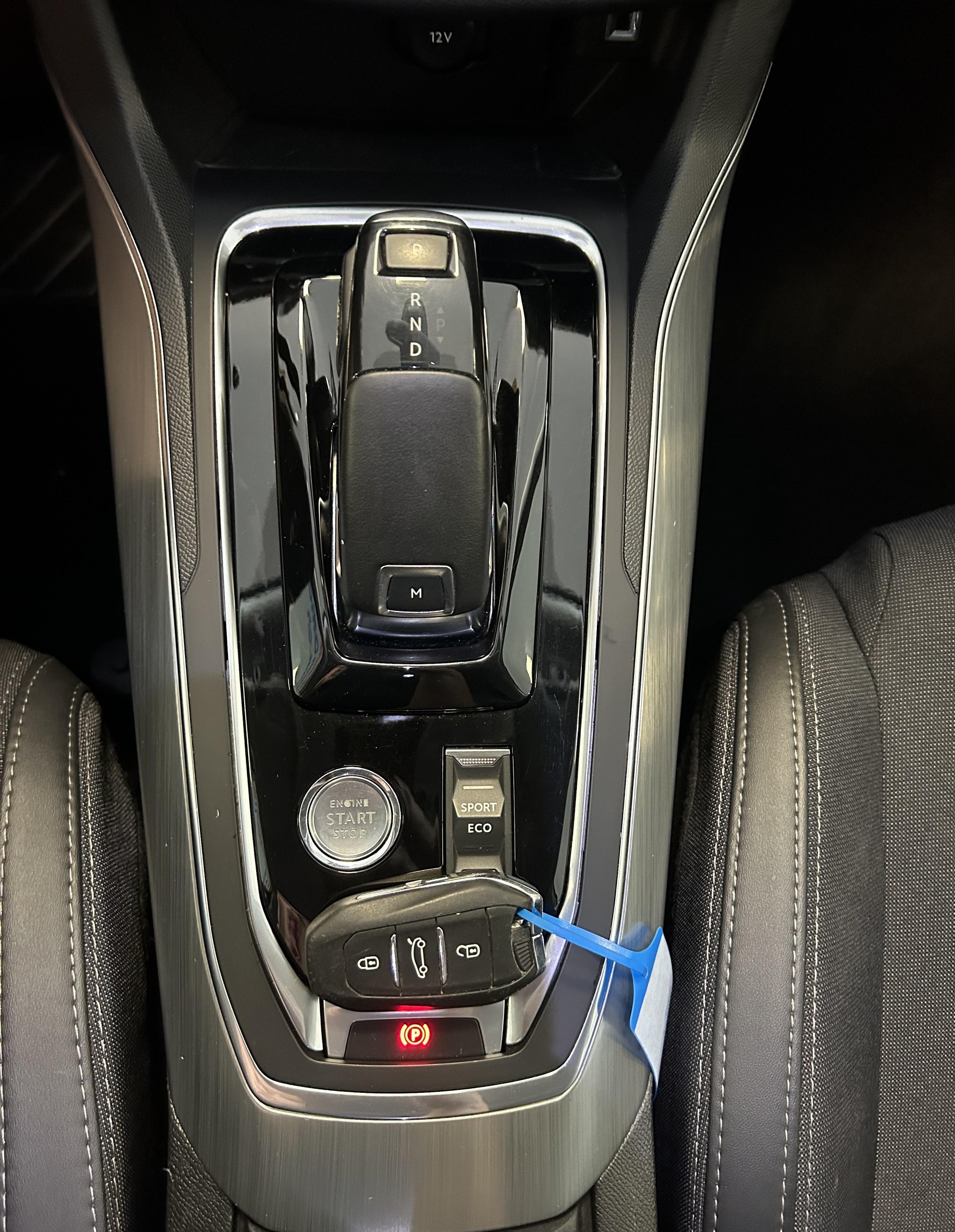 PEUGEOT 308 SW 1.5 BlueHDi Allure-image-9