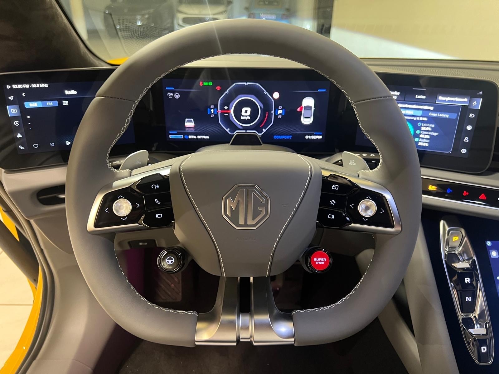 MG Cyberster 77kWh 4WD-image-8