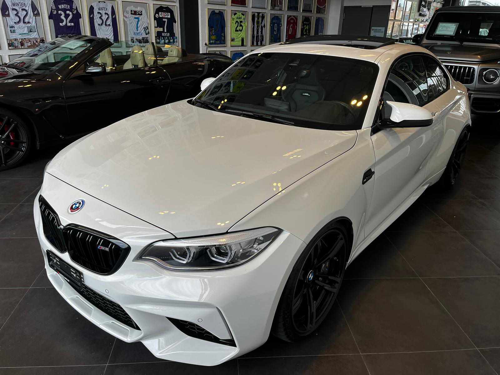 BMW M2 Competition-showroom-element-3